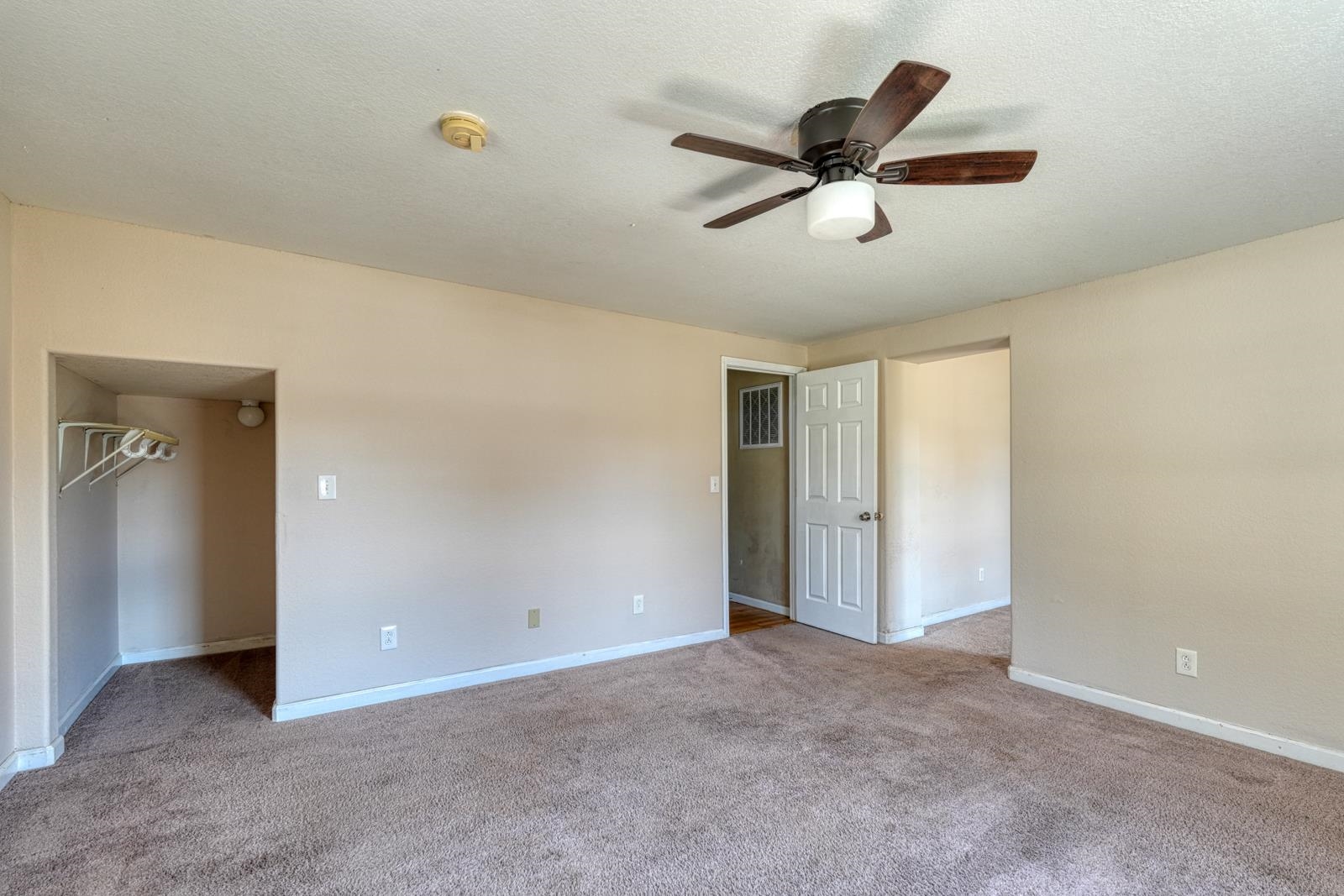 250 Cedar Street Property Photo 21