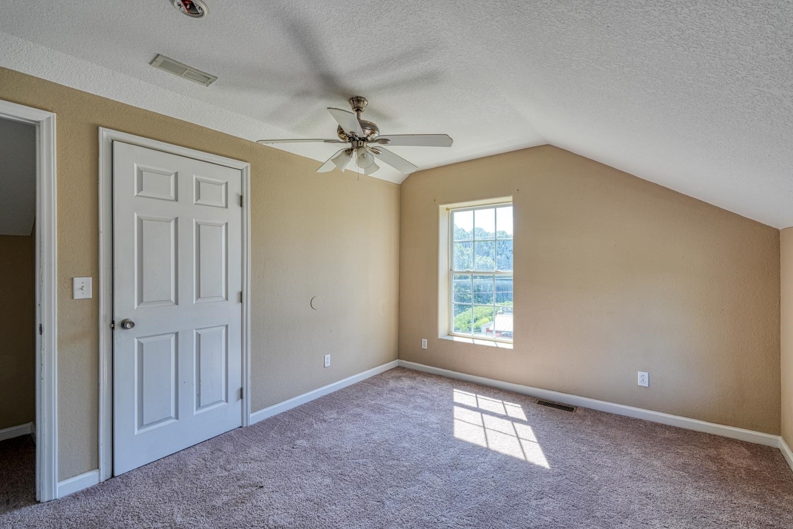250 Cedar Street Property Photo 31