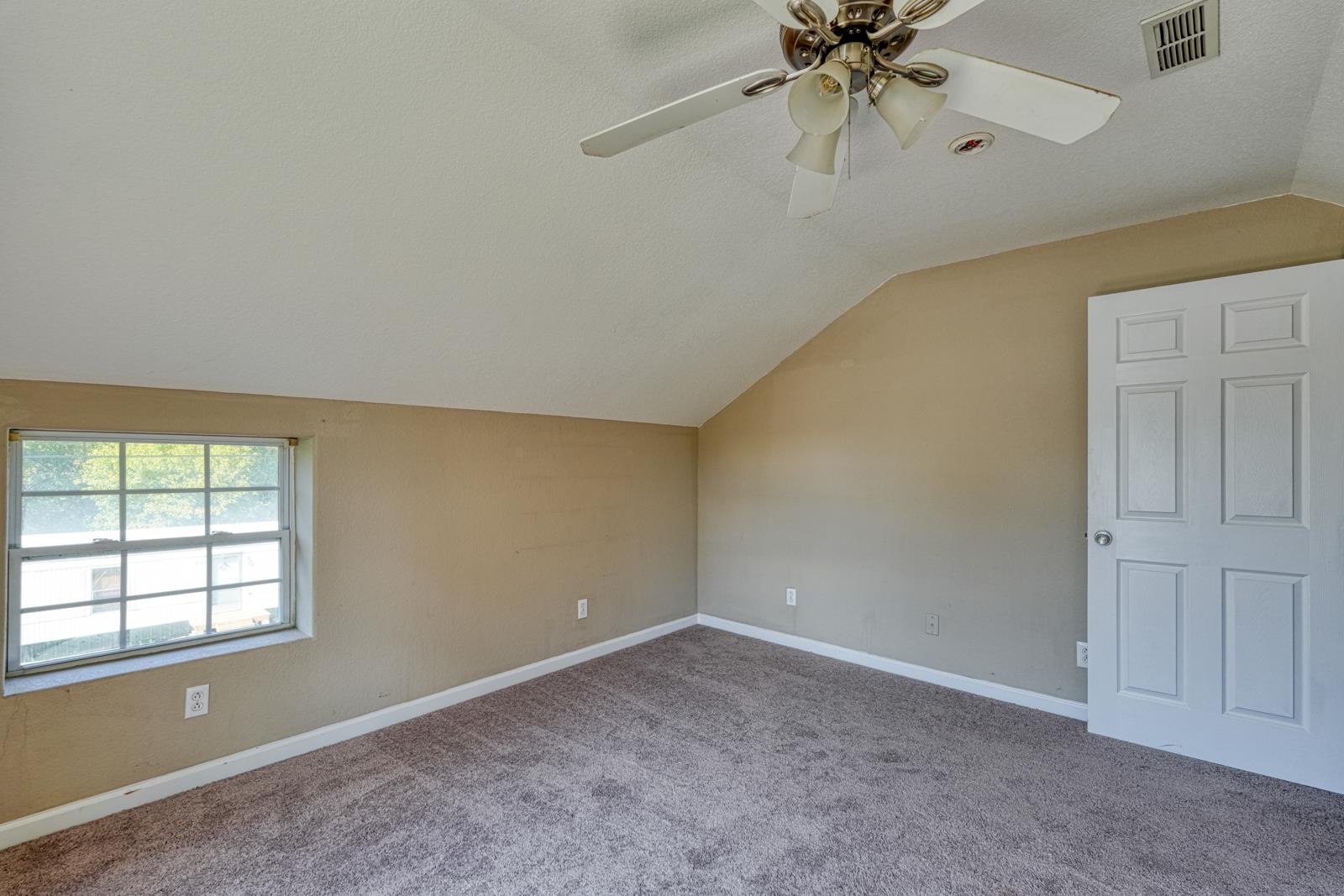 250 Cedar Street Property Photo 33