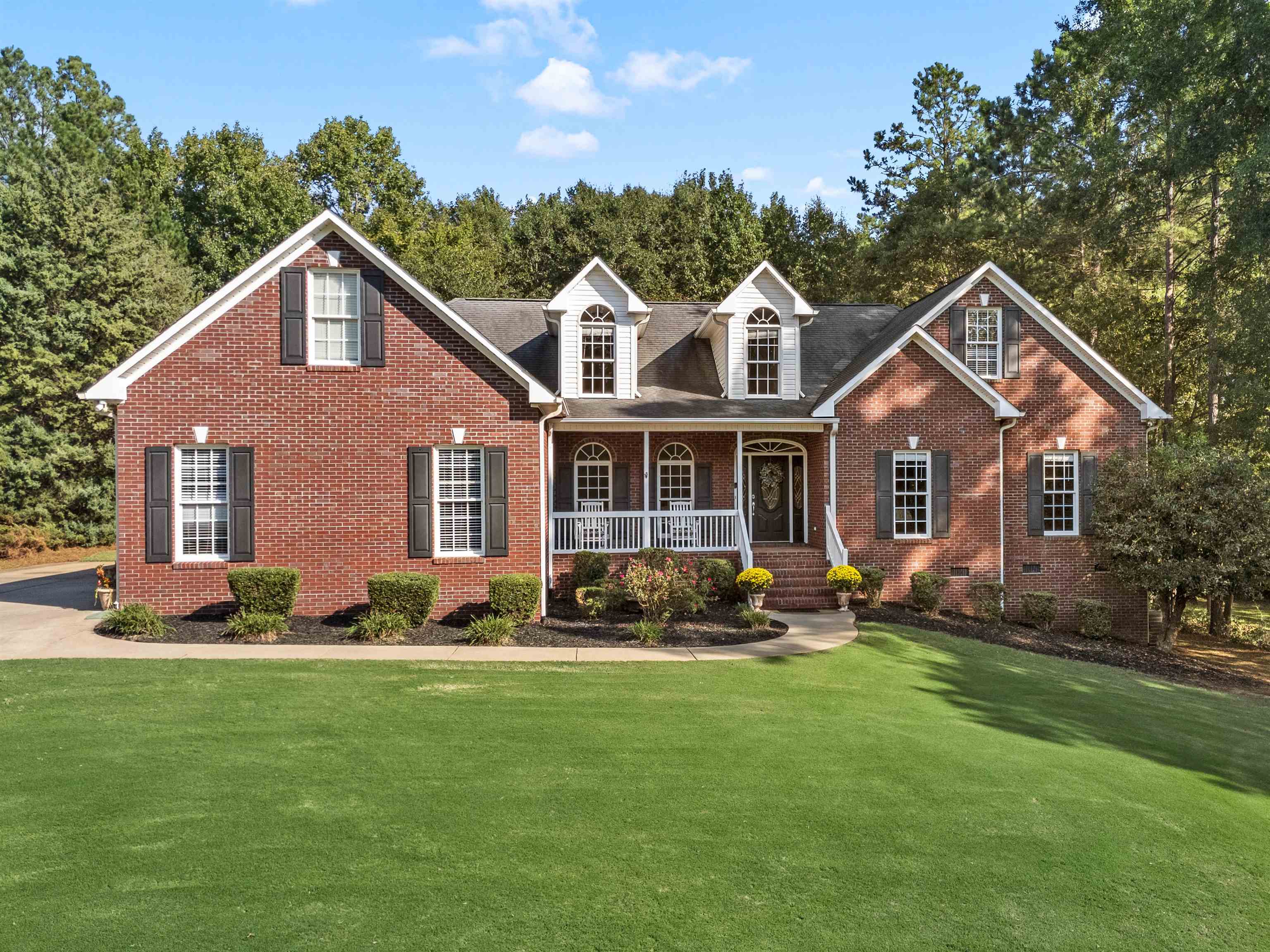 516 Moores Crossing Property Photo 1