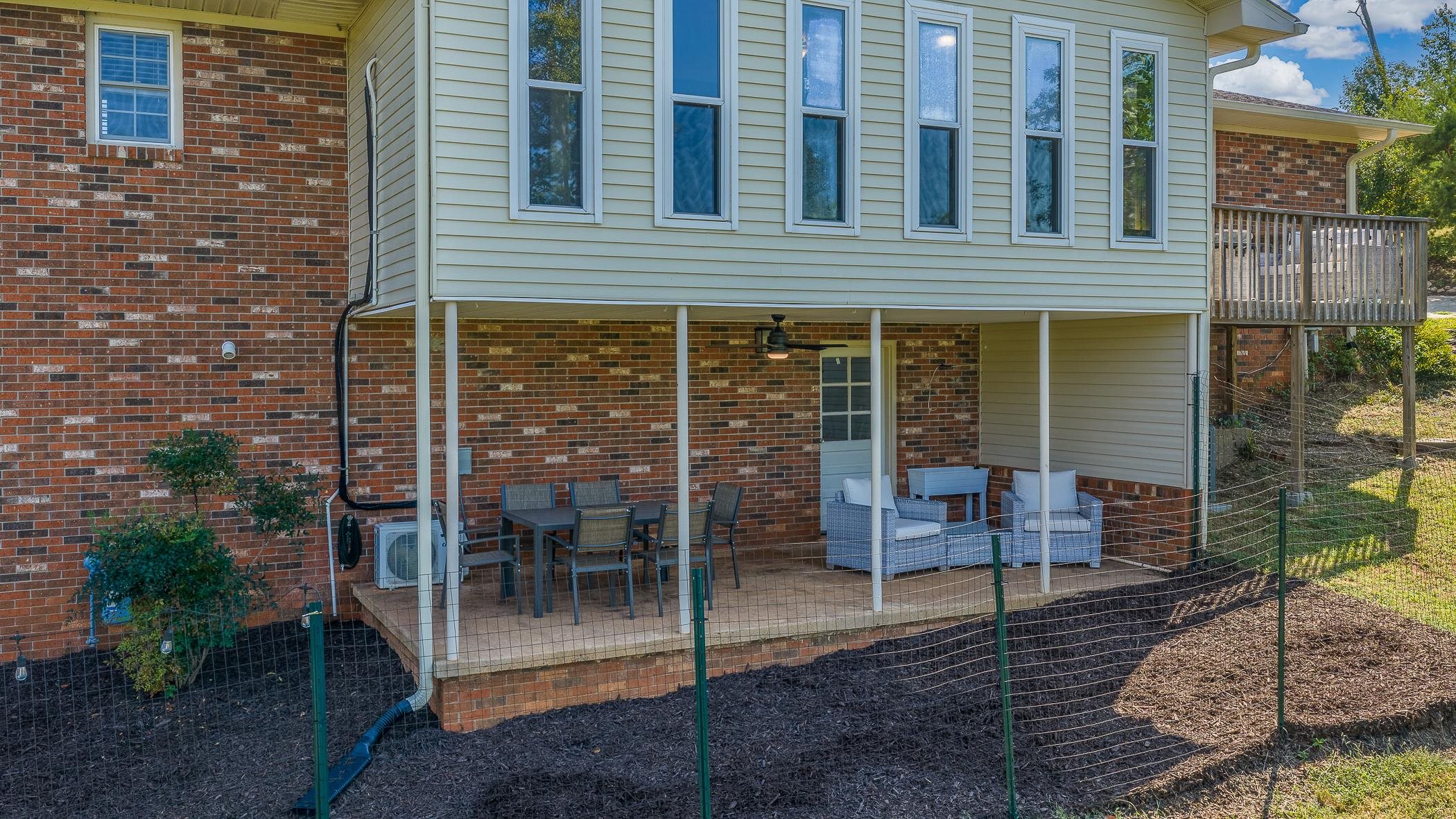 201 Leila Street Property Photo 45