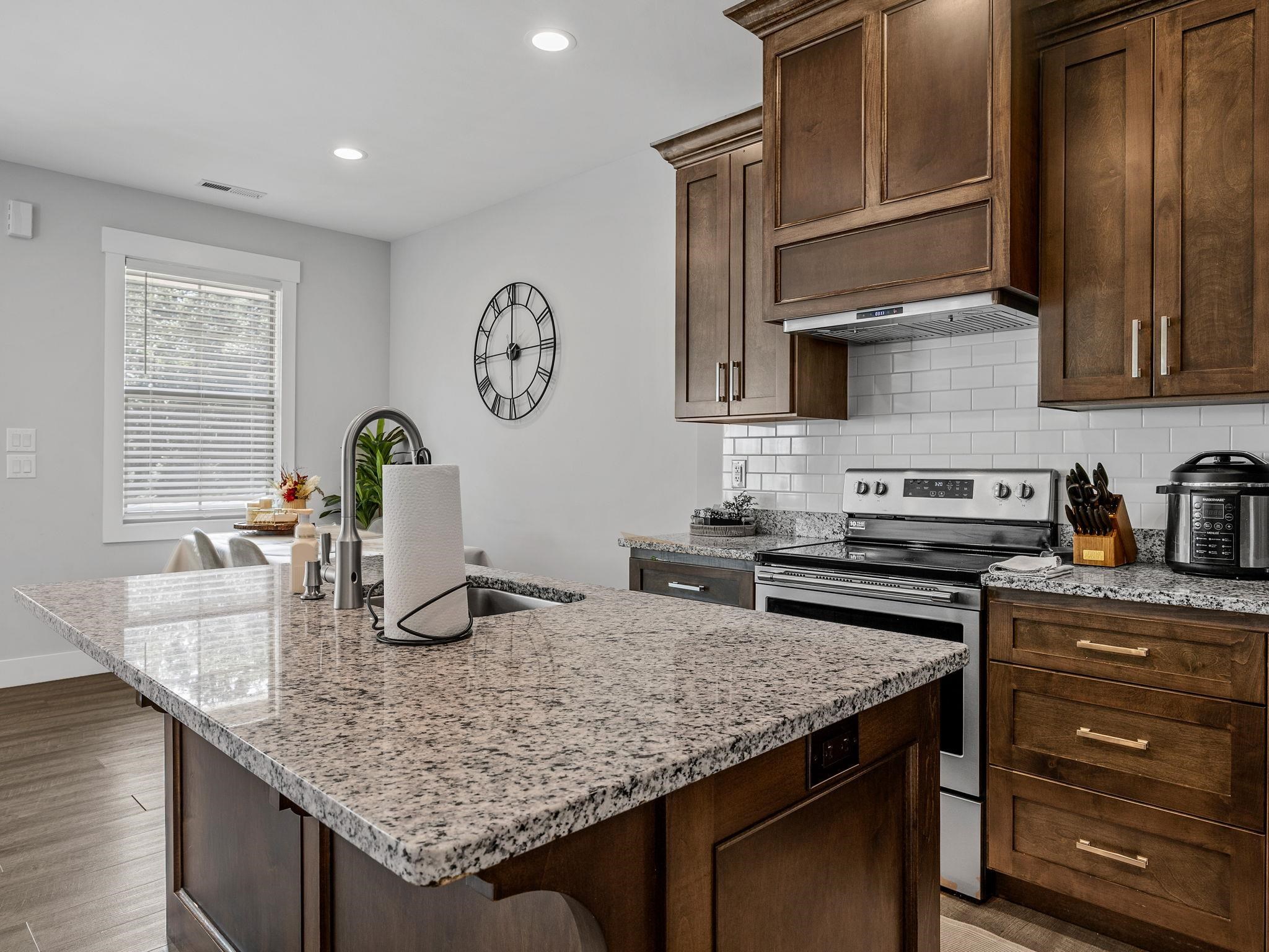 342389 Property Photo 18