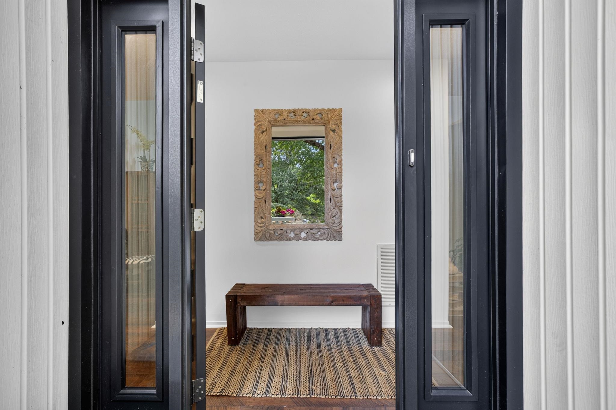 221 Saratoga Drive Property Photo 4