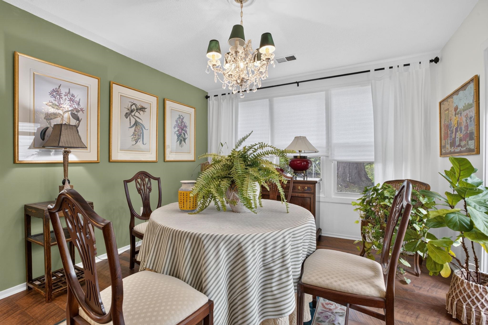 221 Saratoga Drive Property Photo 12