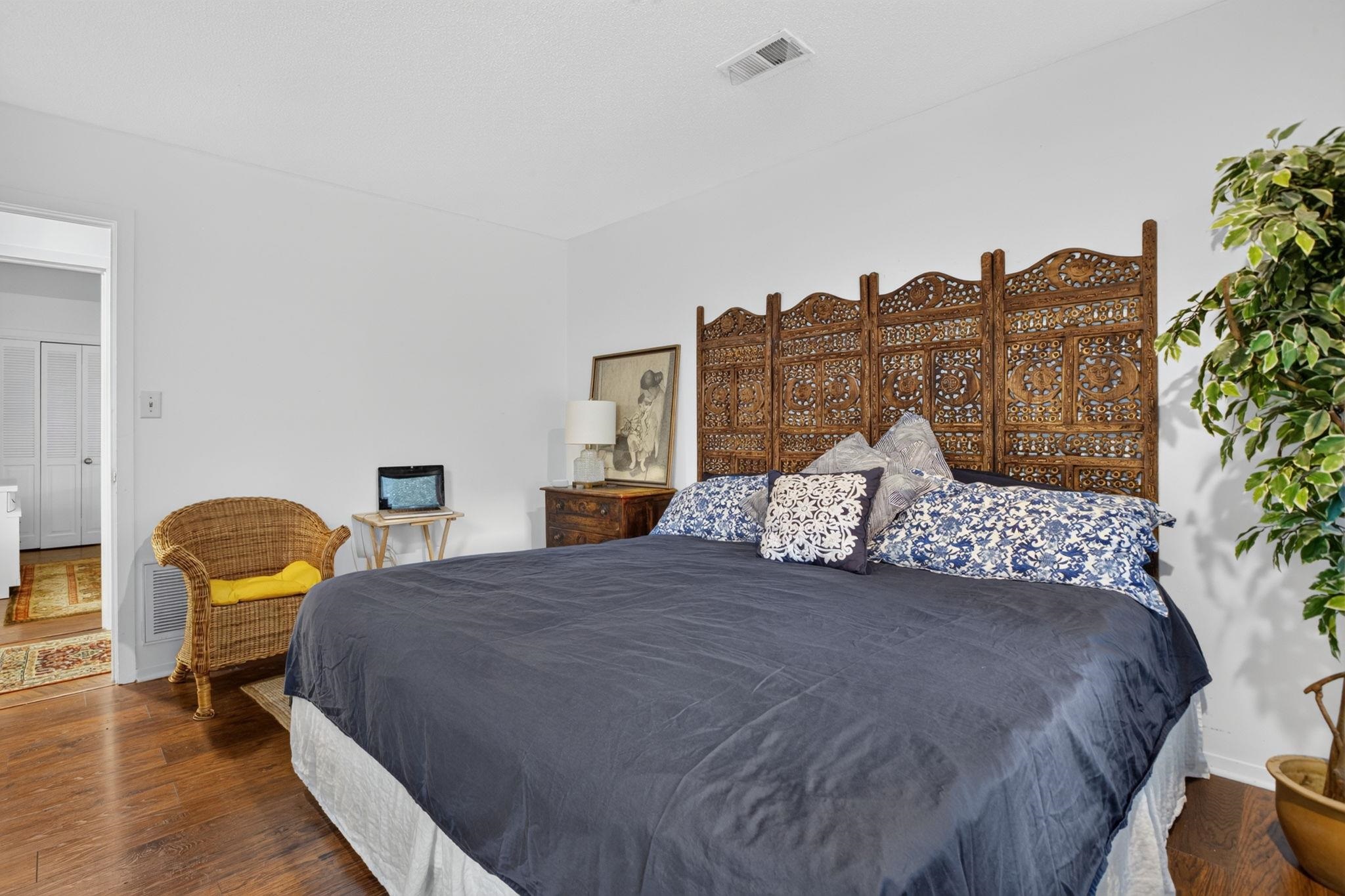 221 Saratoga Drive Property Photo 19