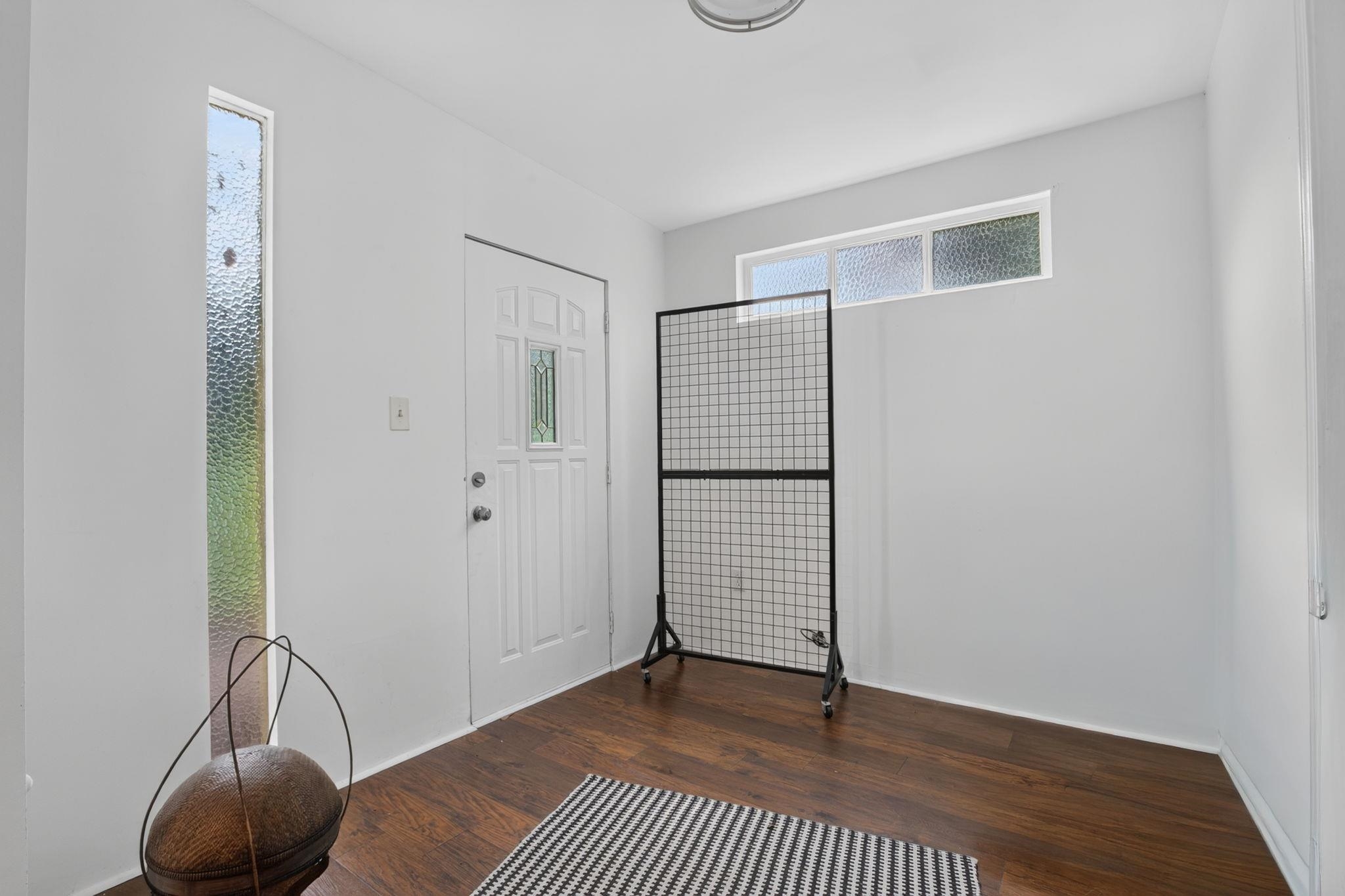 221 Saratoga Drive Property Photo 27