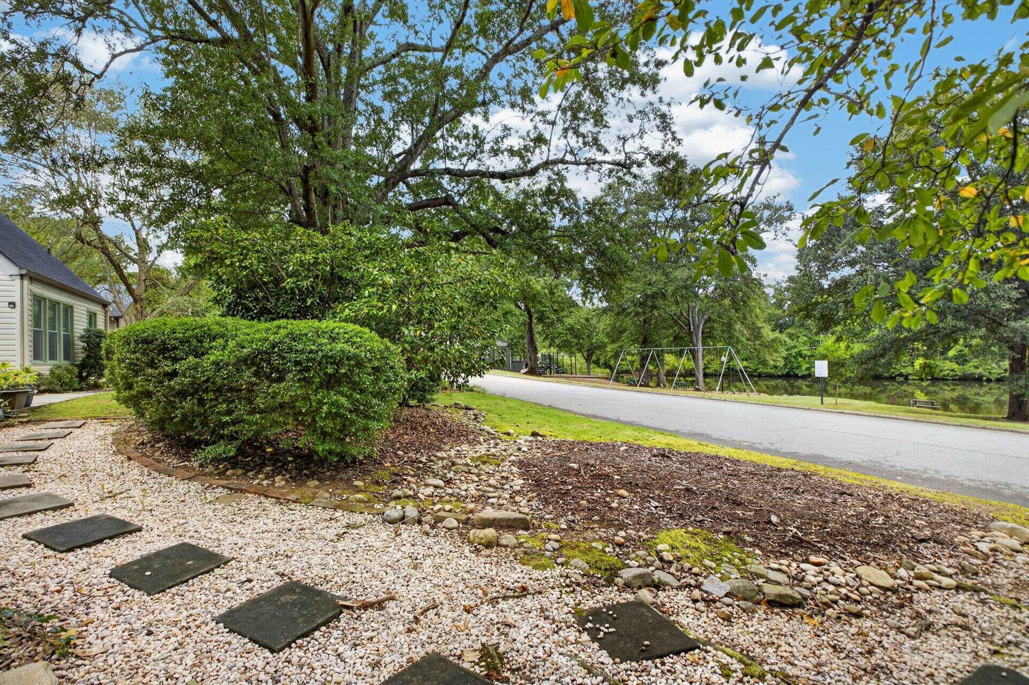 221 Saratoga Drive Property Photo 31