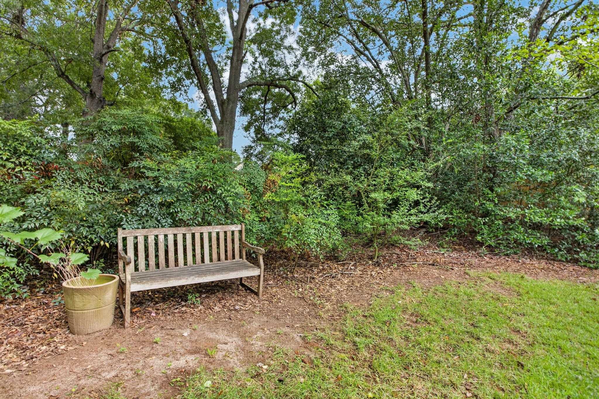 221 Saratoga Drive Property Photo 42