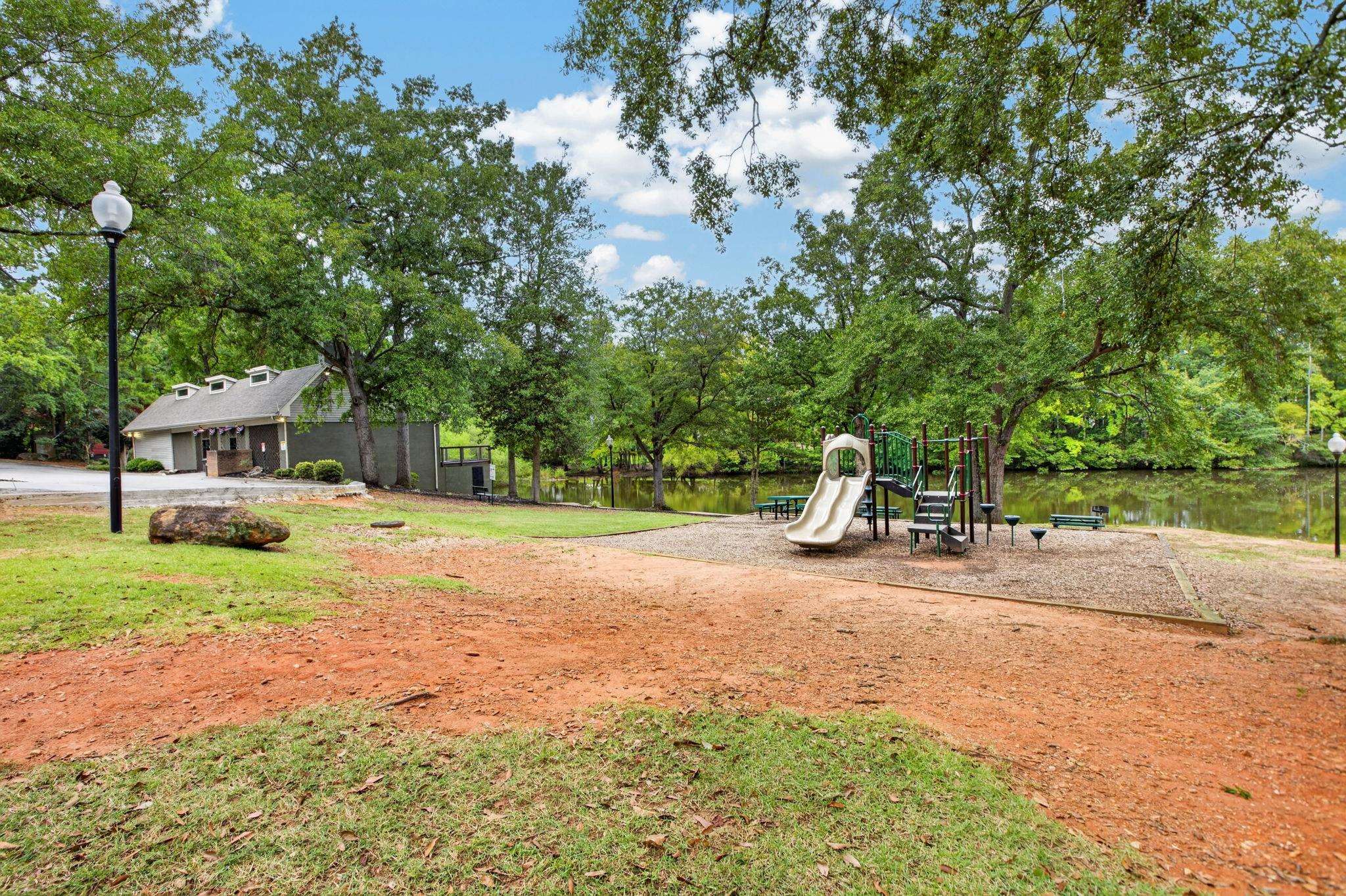 221 Saratoga Drive Property Photo 49
