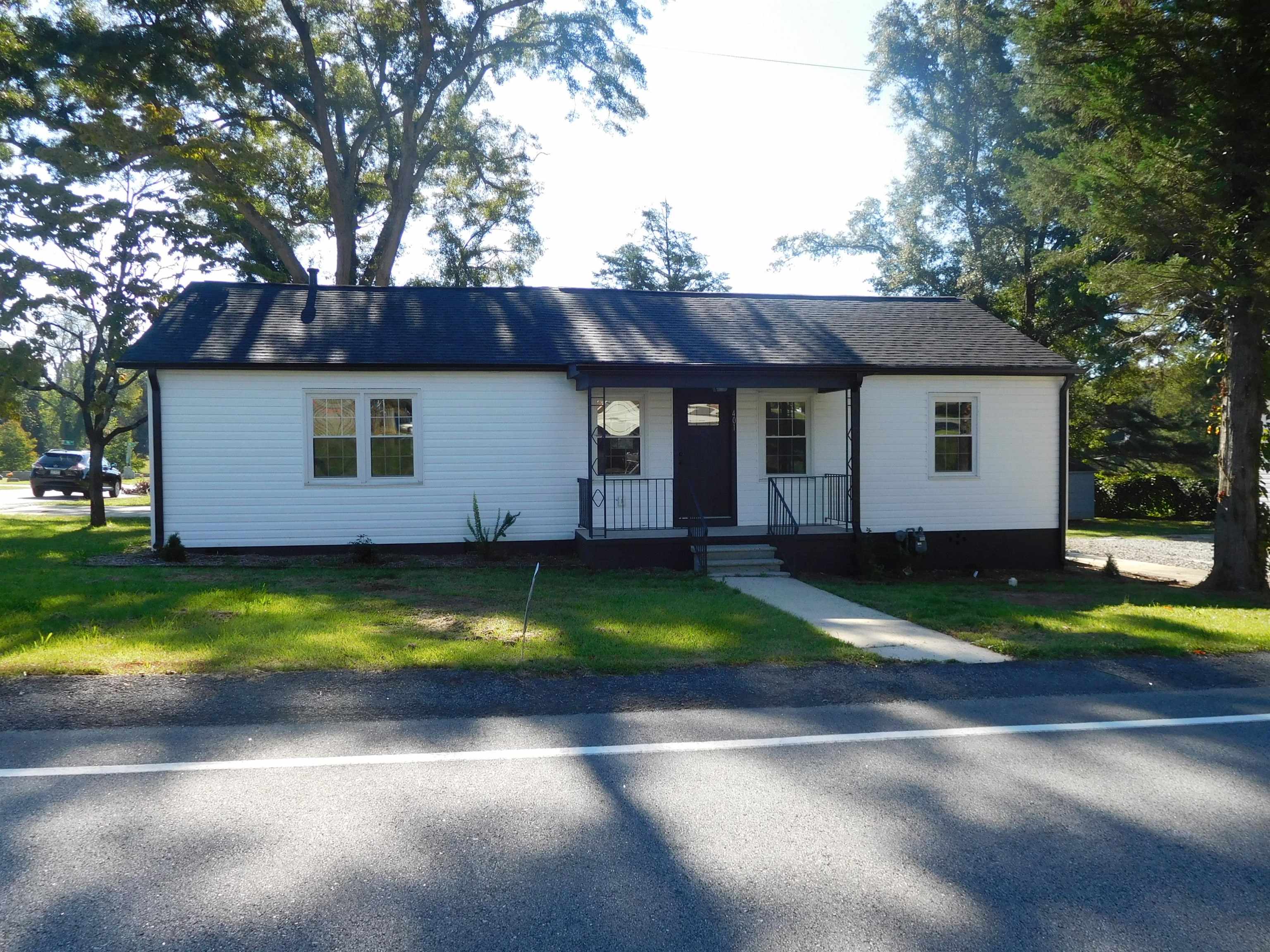 401 Thompson Street Property Photo 1