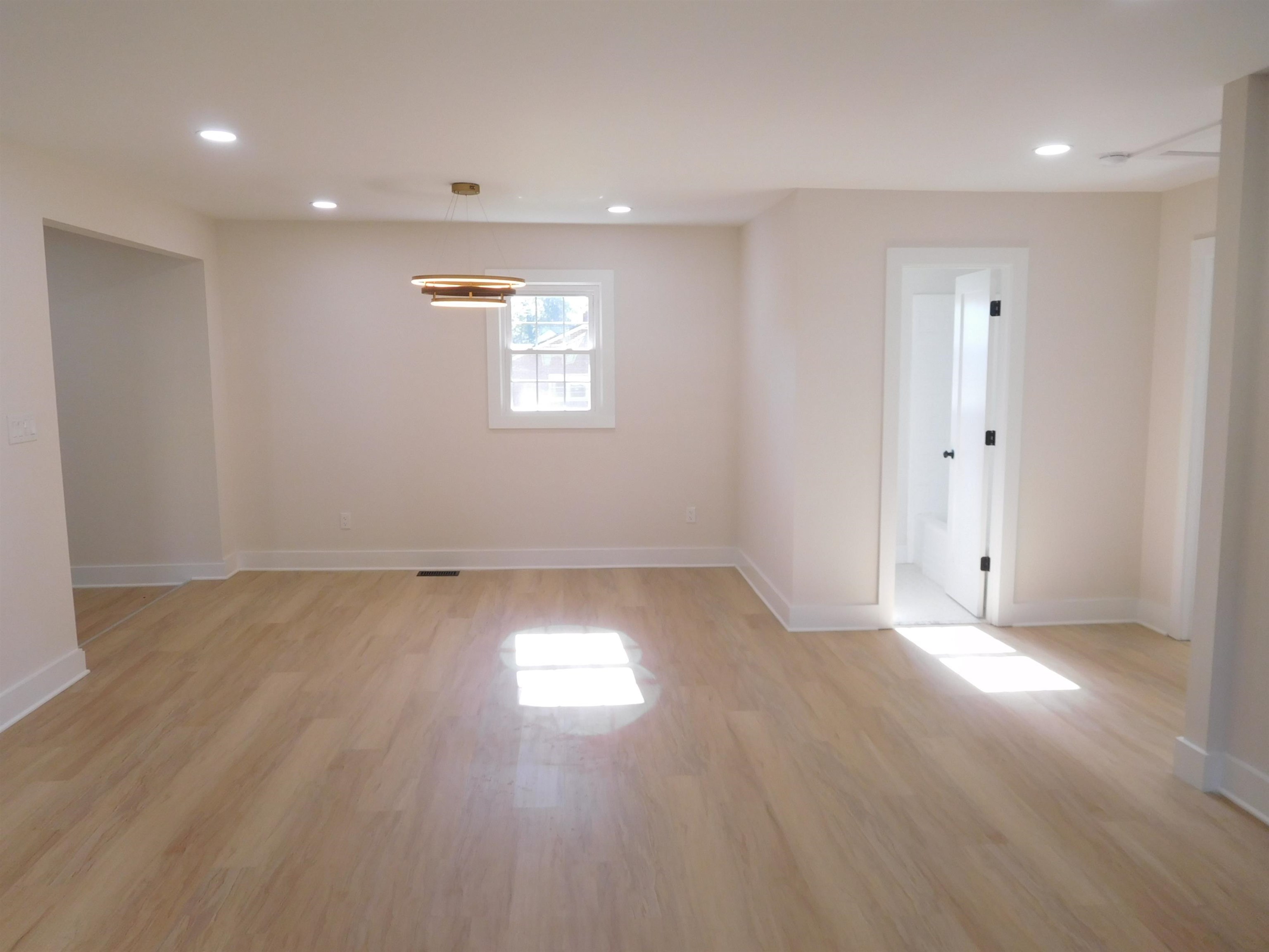401 Thompson Street Property Photo 3