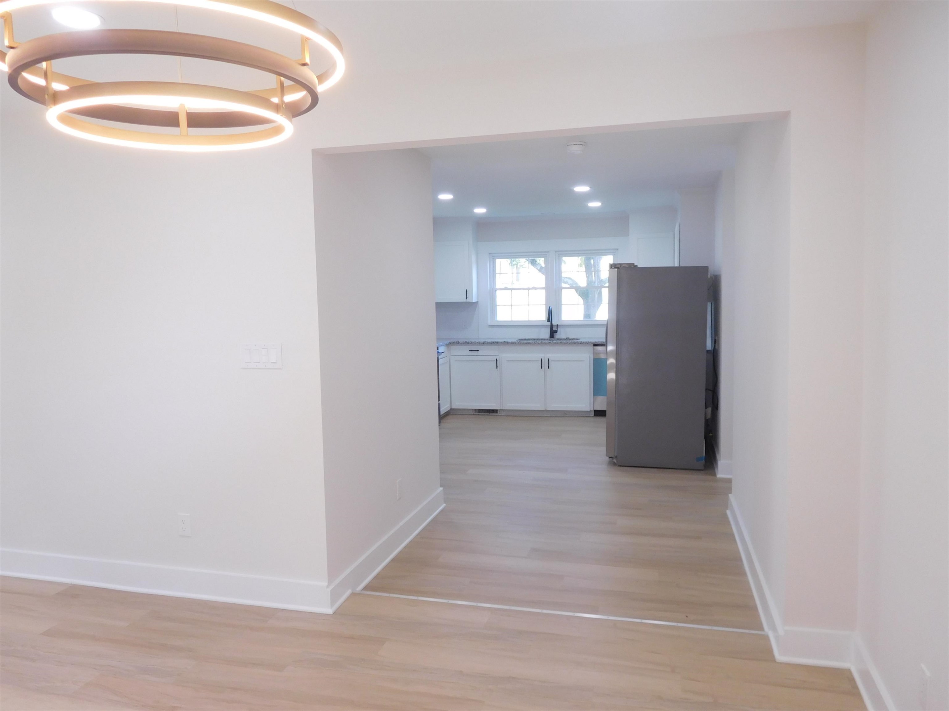 401 Thompson Street Property Photo 4
