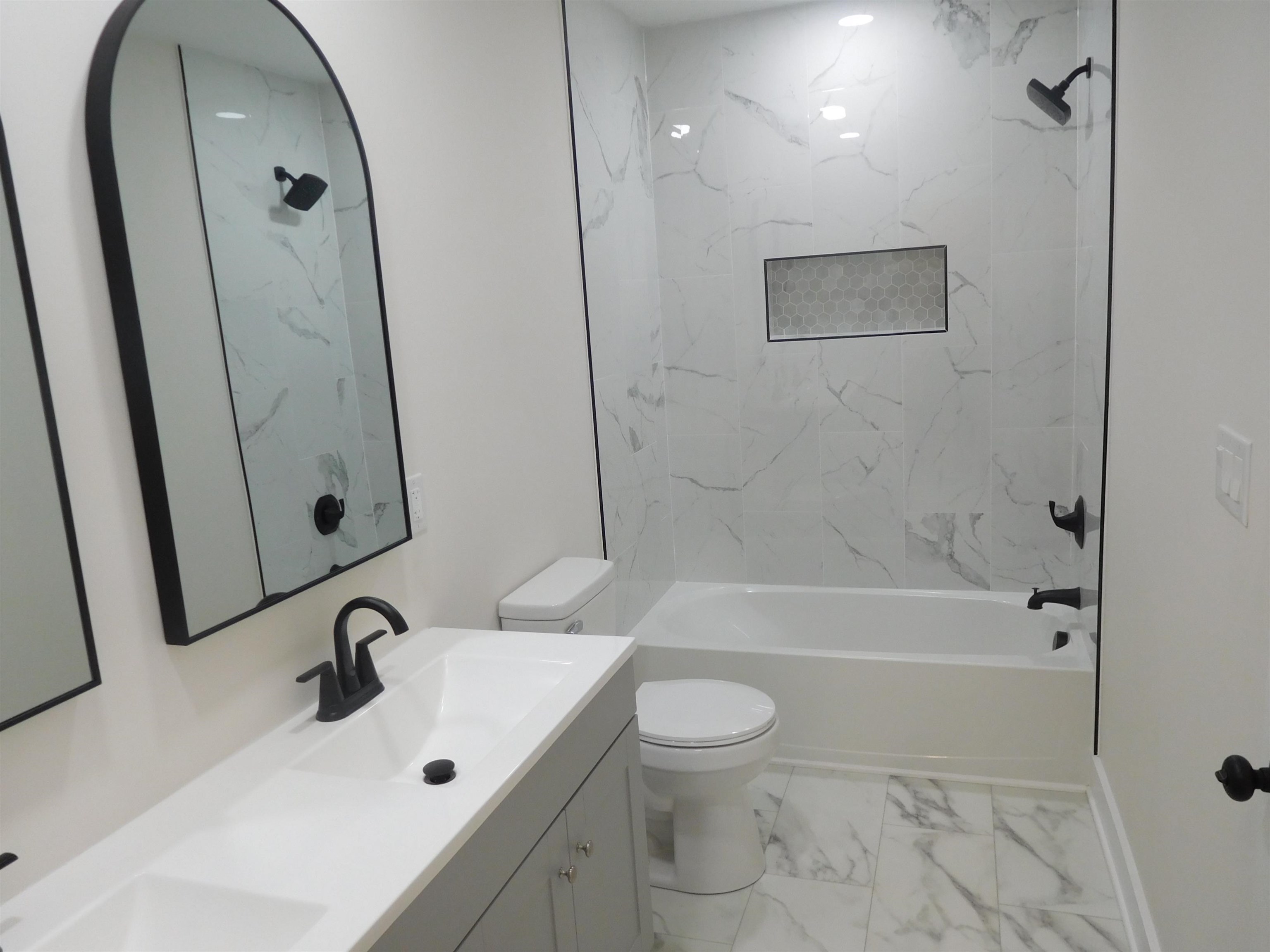 401 Thompson Street Property Photo 11