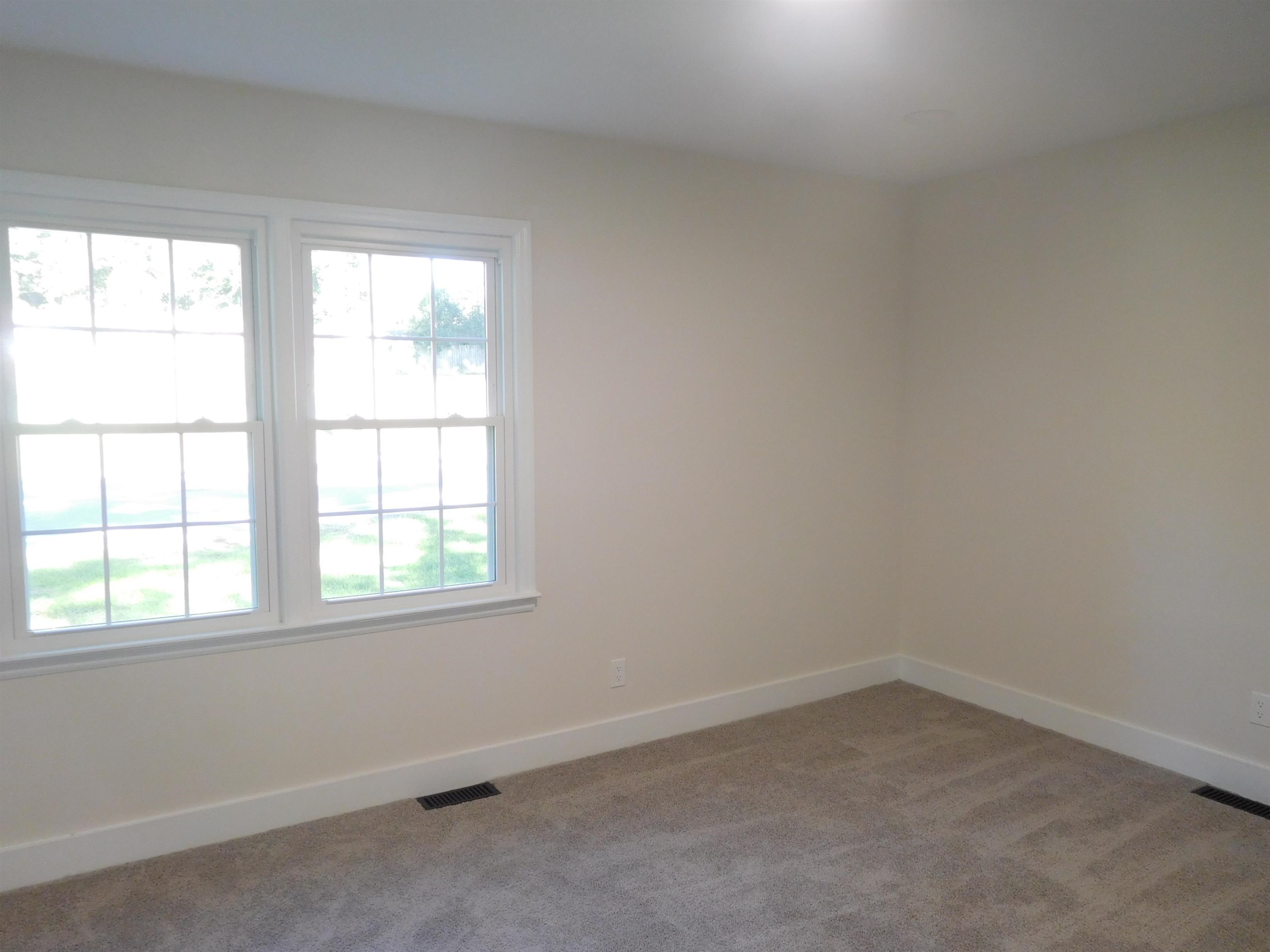 401 Thompson Street Property Photo 16
