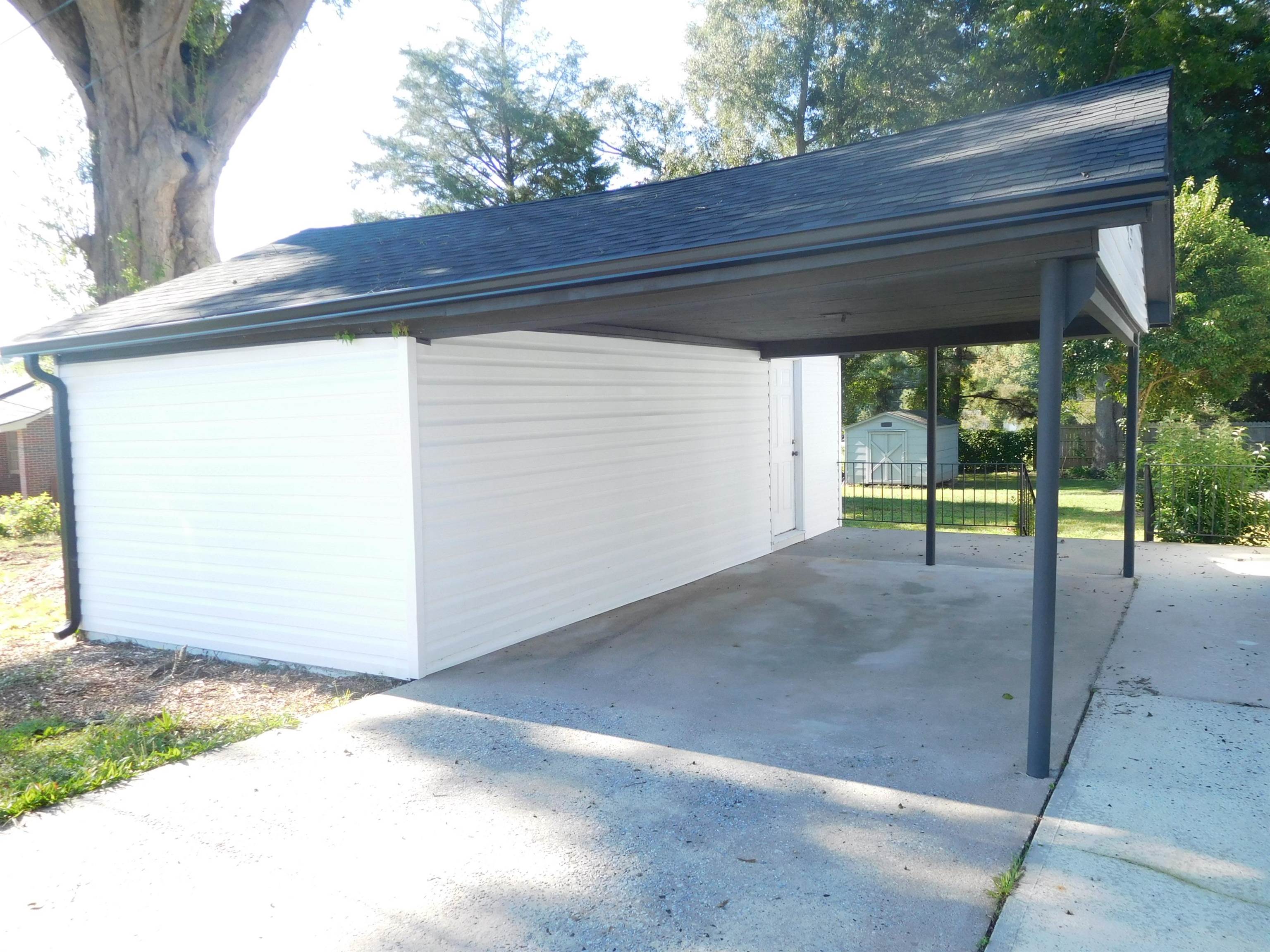 401 Thompson Street Property Photo 19
