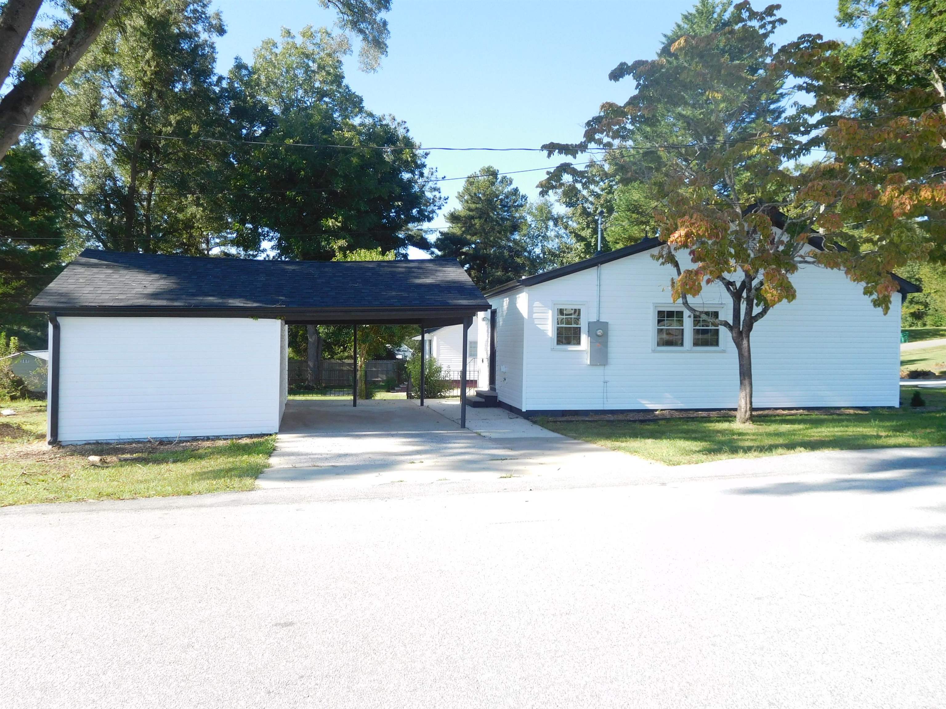 401 Thompson Street Property Photo 21