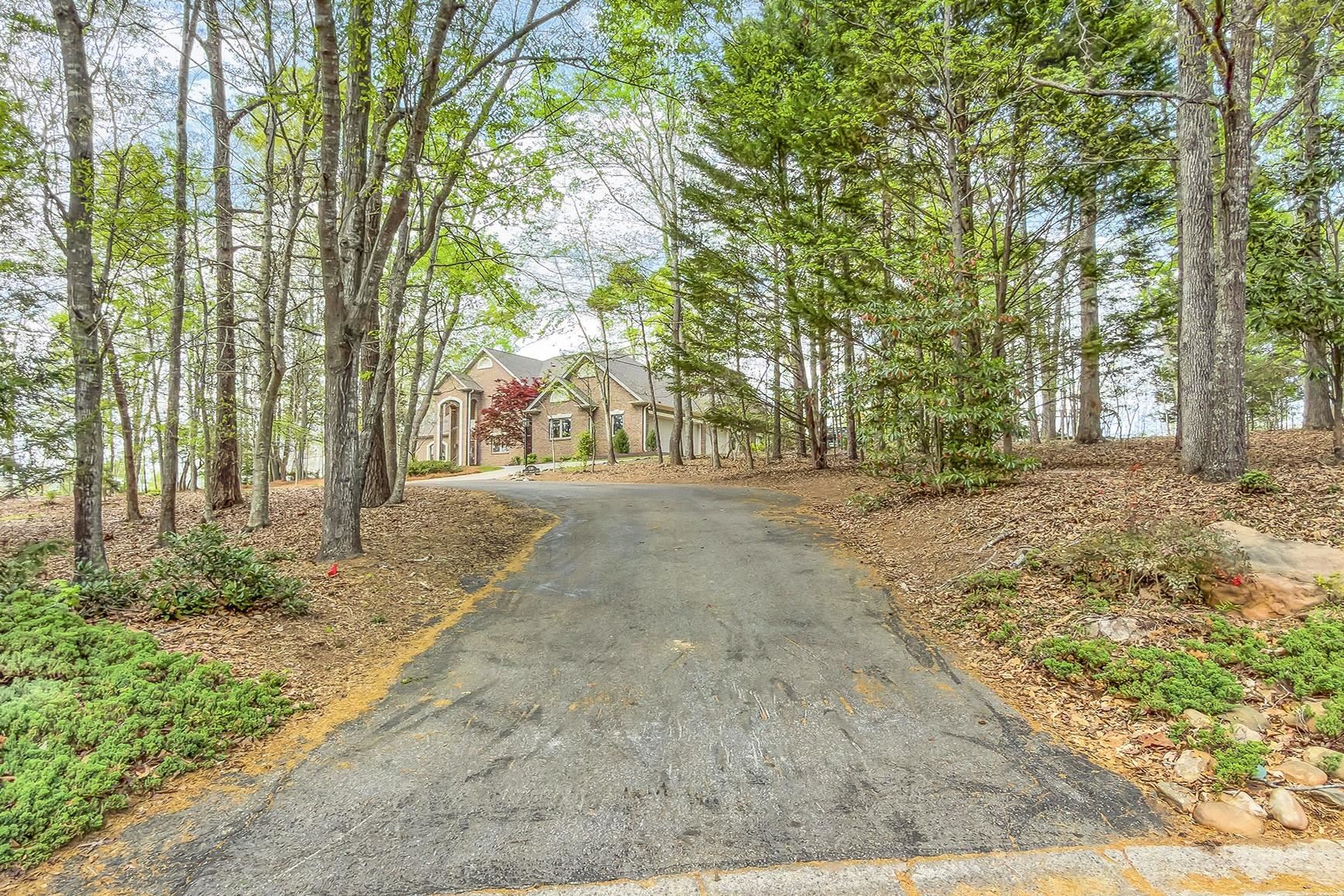 116 Sleepy Hollow Lane Property Photo 4