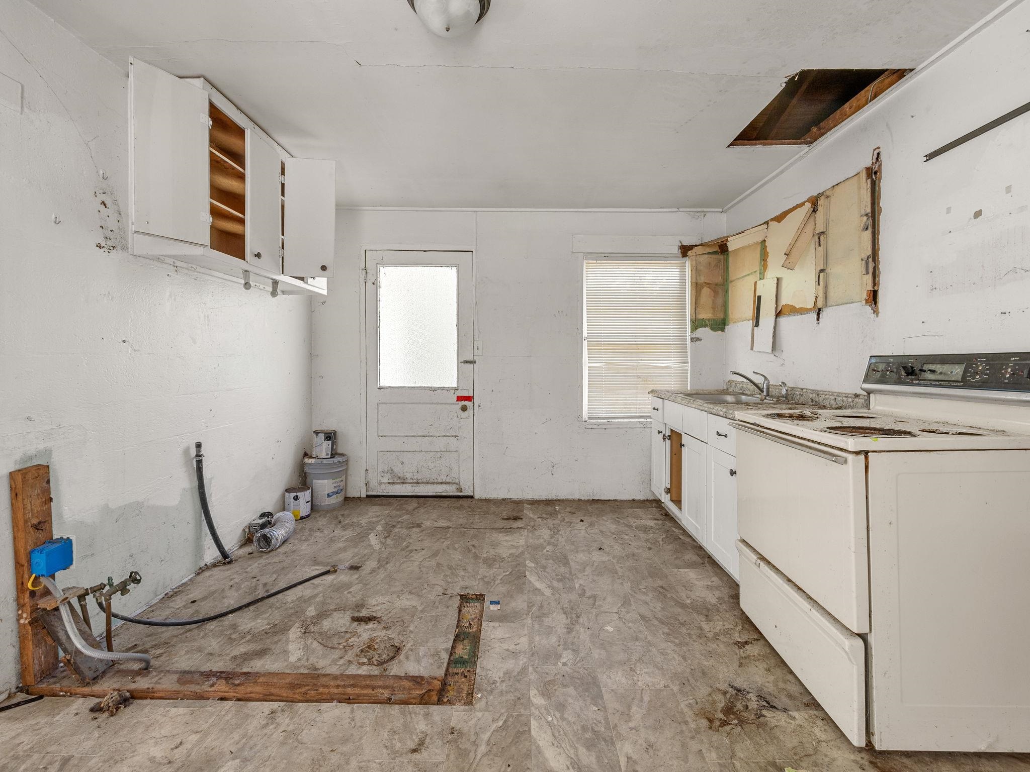 214 2nd Street Property Photo 5