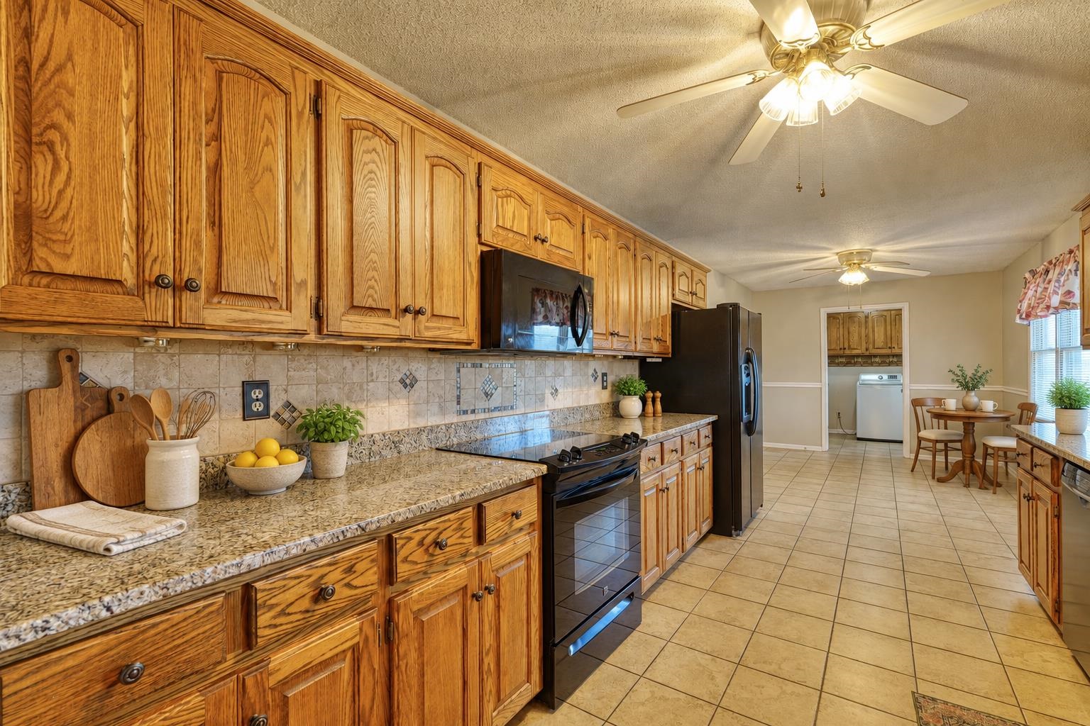 404 Cresthaven Drive Property Photo 14