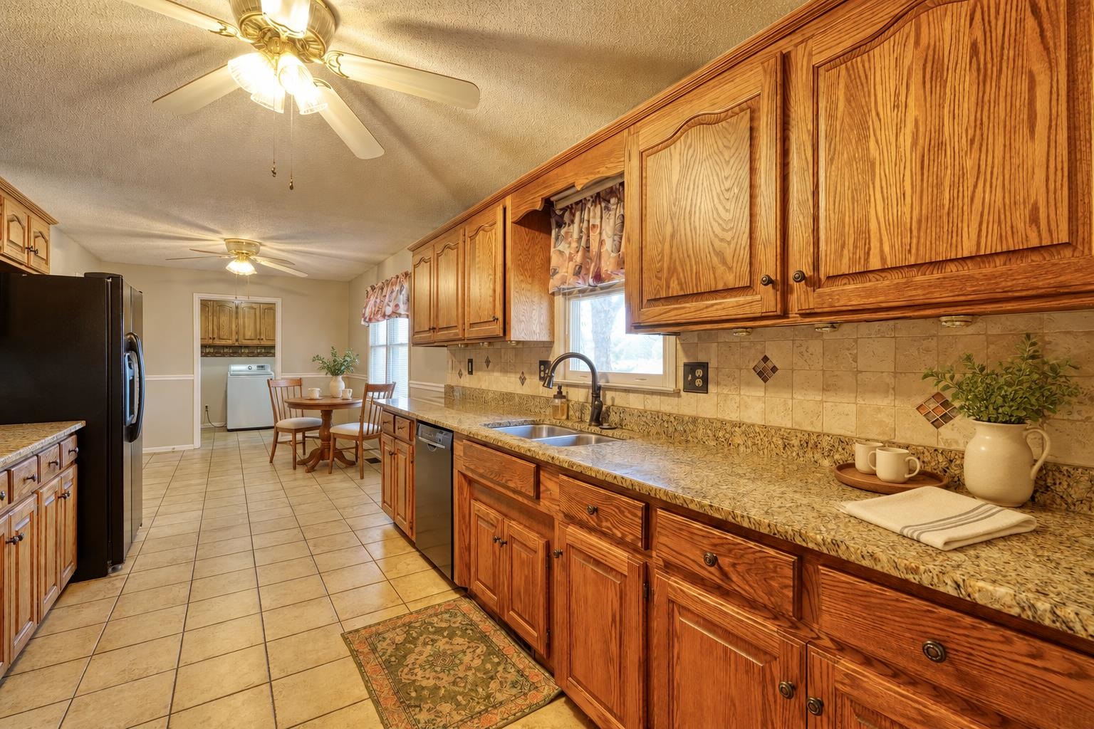 404 Cresthaven Drive Property Photo 16