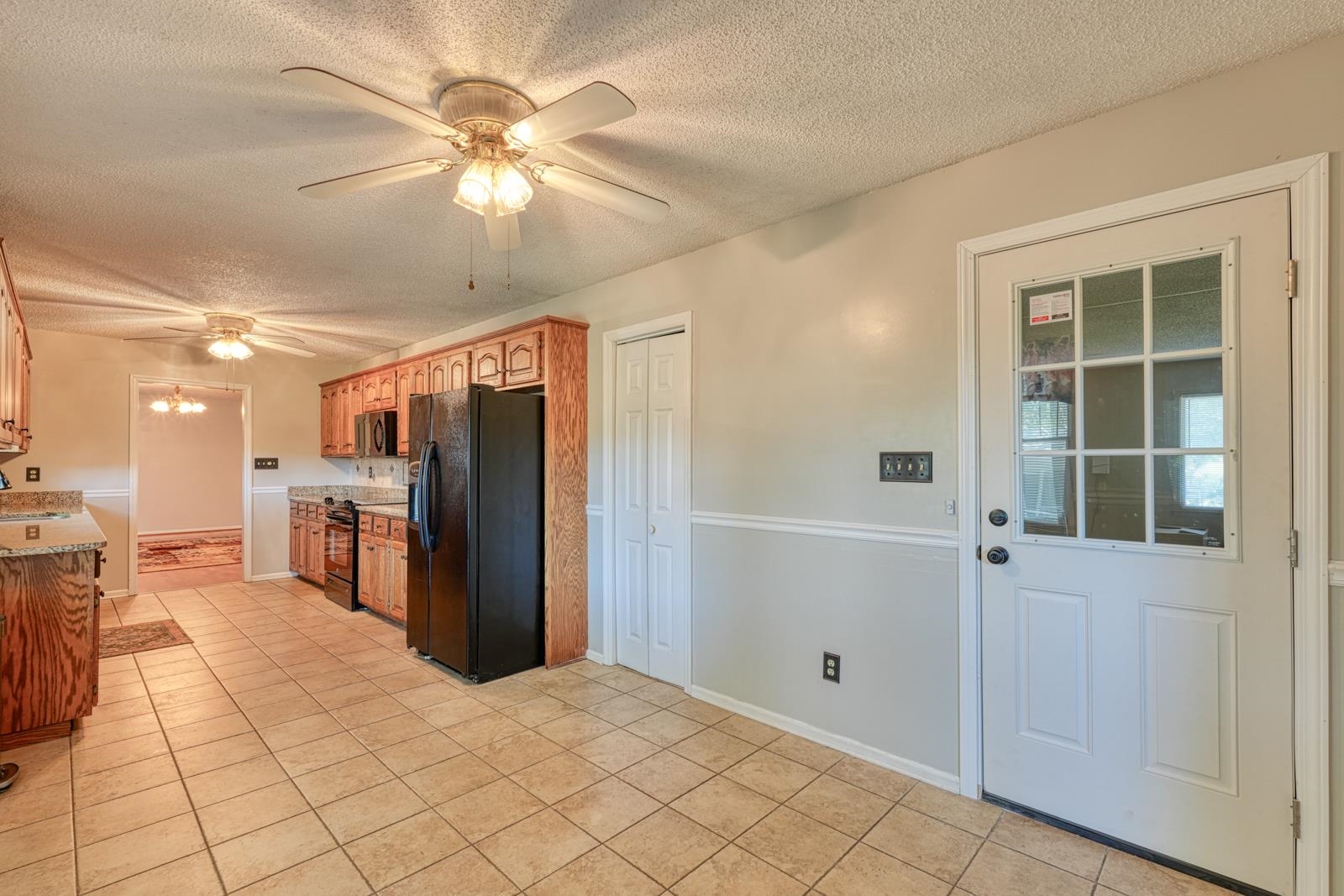 404 Cresthaven Drive Property Photo 18