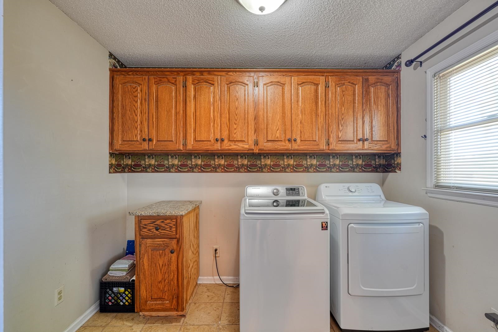 404 Cresthaven Drive Property Photo 20