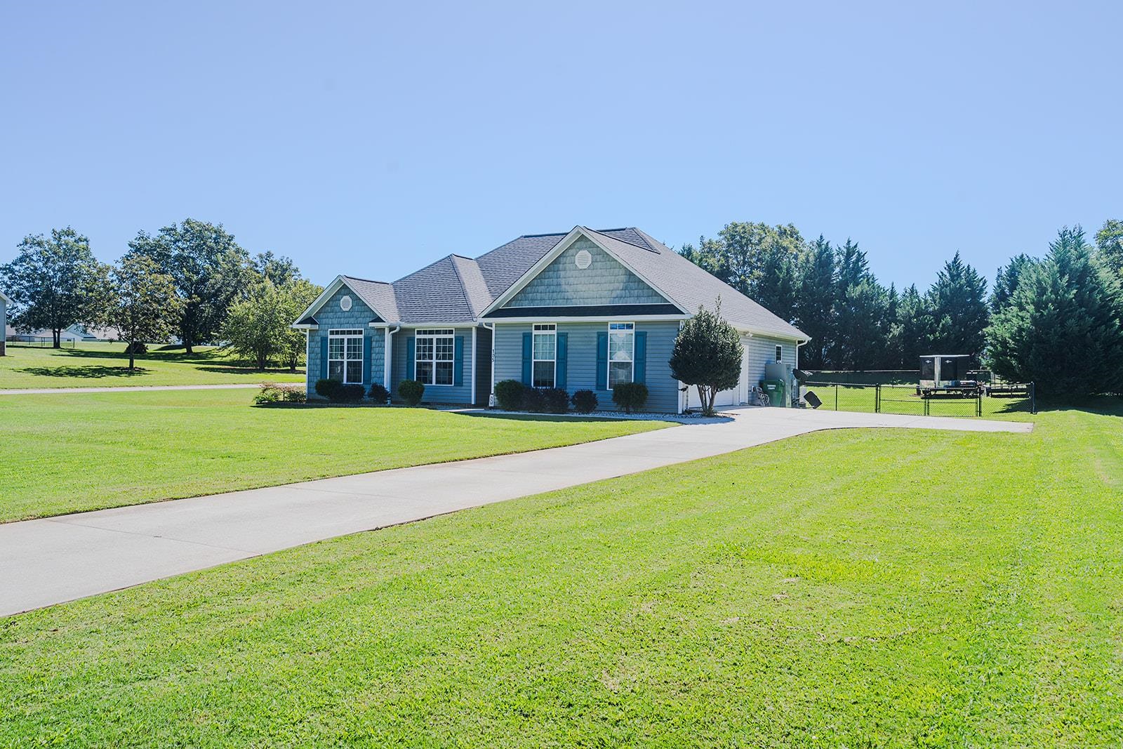 105 W Diesel Drive Property Photo 3