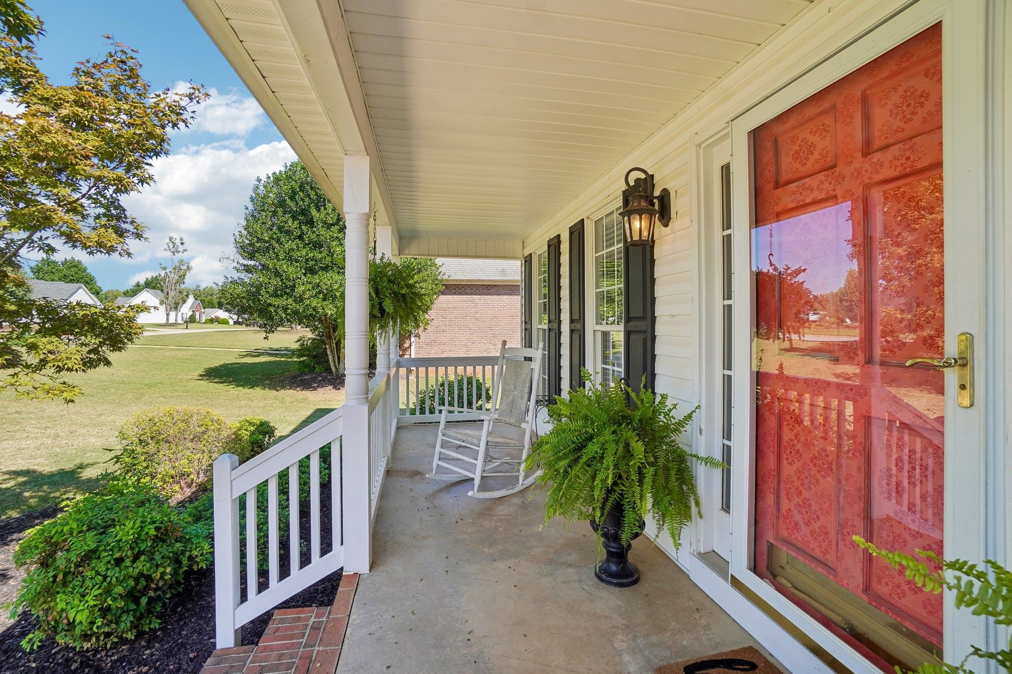 287 Hunters Pointe Drive Property Photo 2