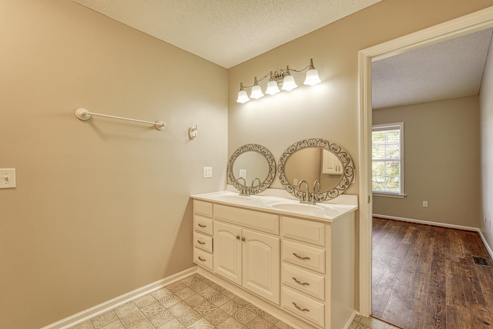 424 Bollweevil Way Property Photo 21