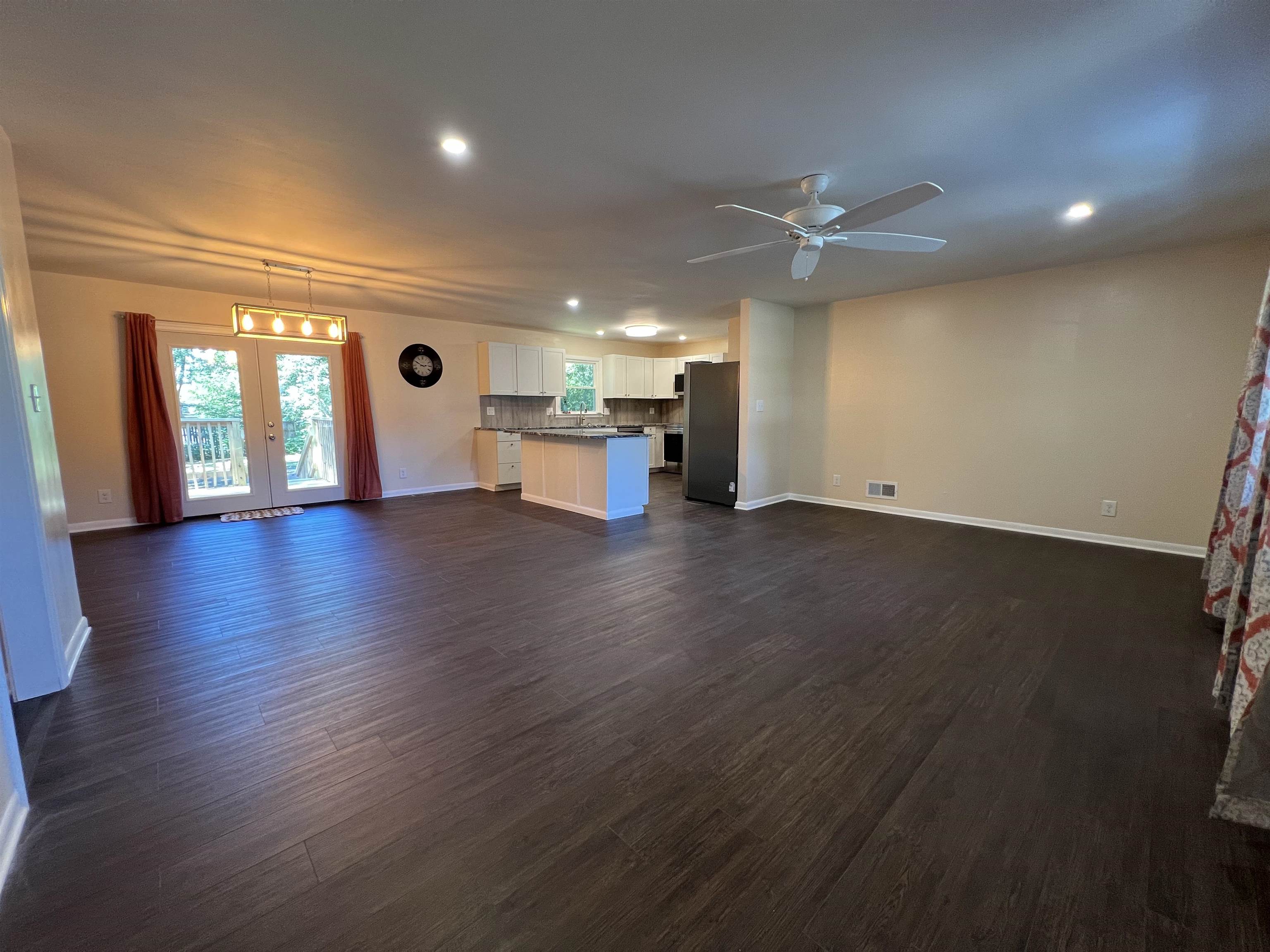 3077 N Blackstock Rd Property Photo 4