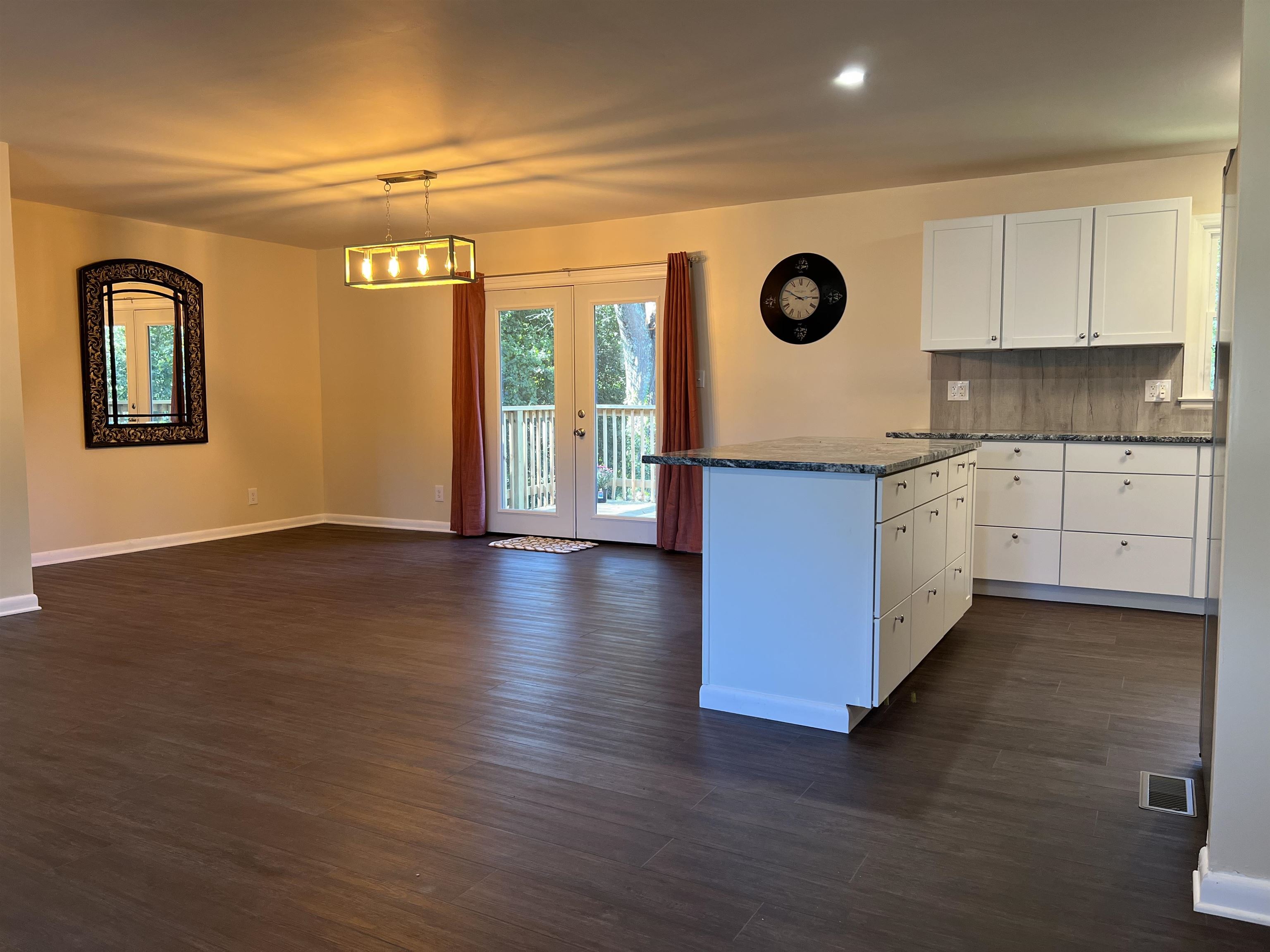3077 N Blackstock Rd Property Photo 6