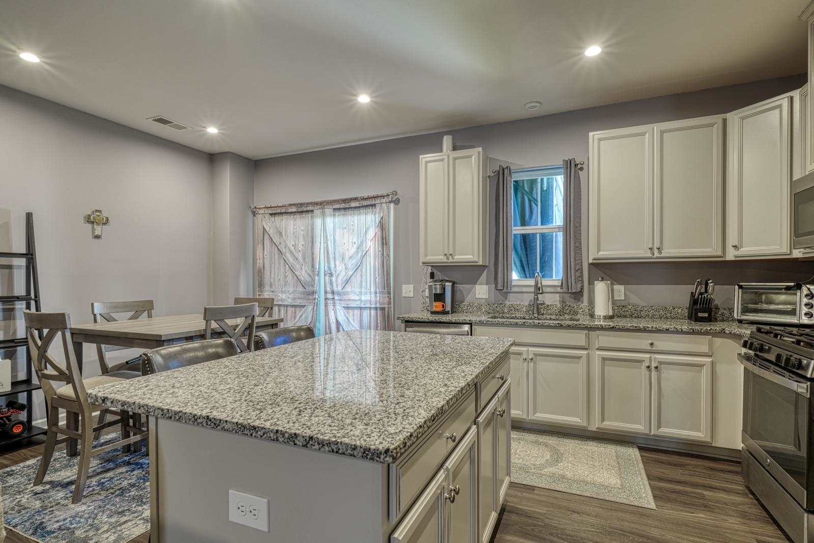 331 Weststone Walk Property Photo 17