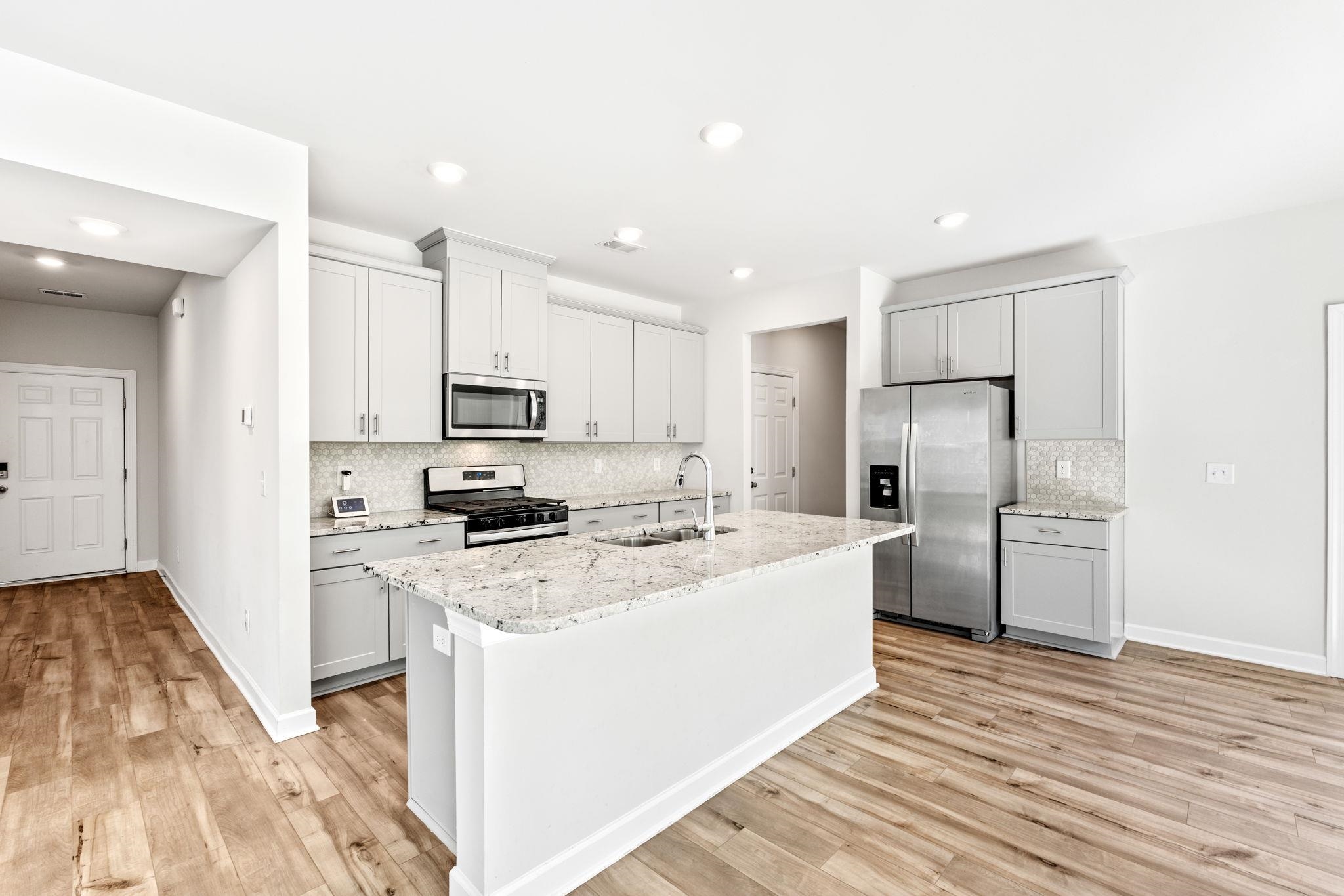 109 Mainsail Way Property Photo 8
