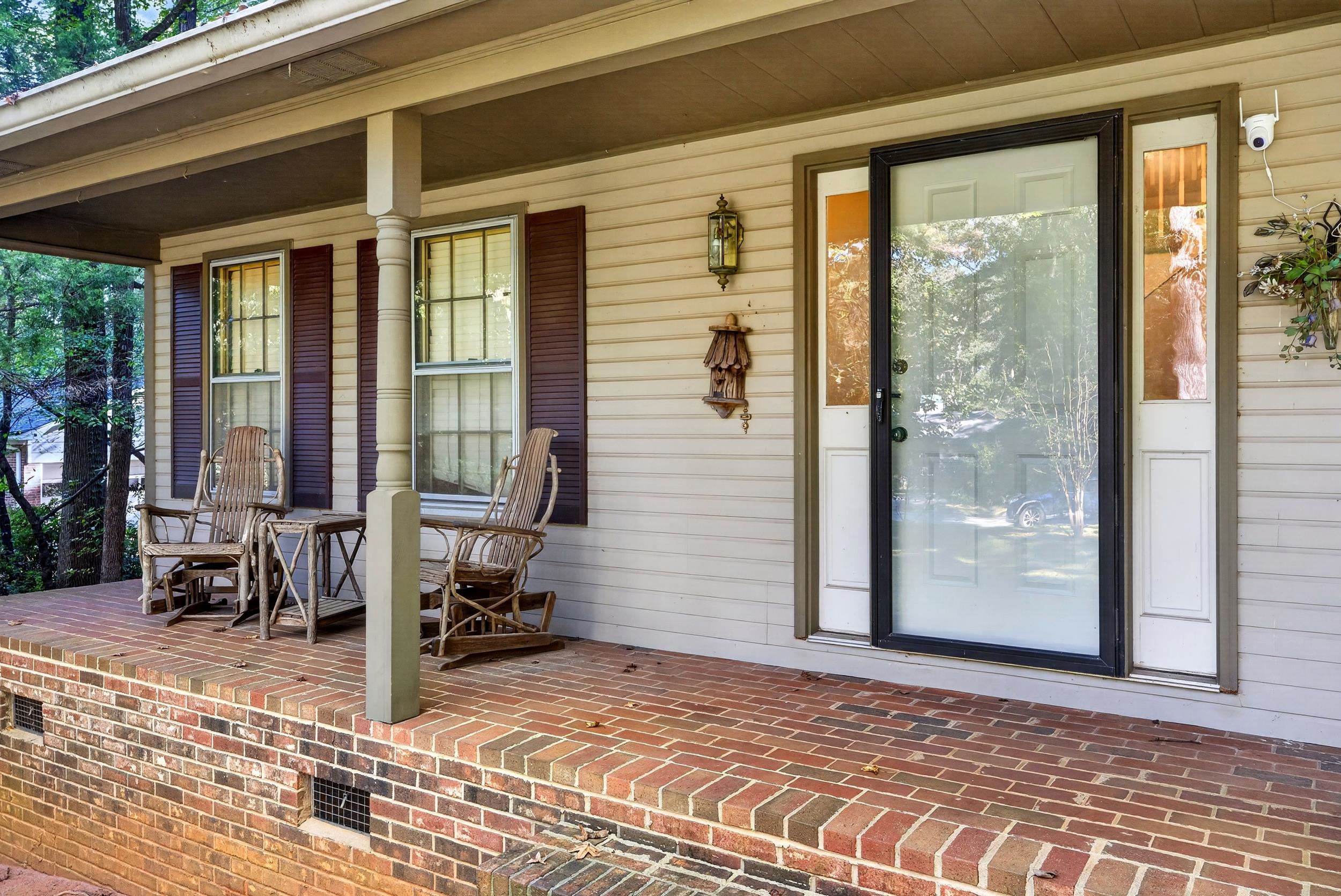 160 Chestnut Lake Drive Property Photo 2