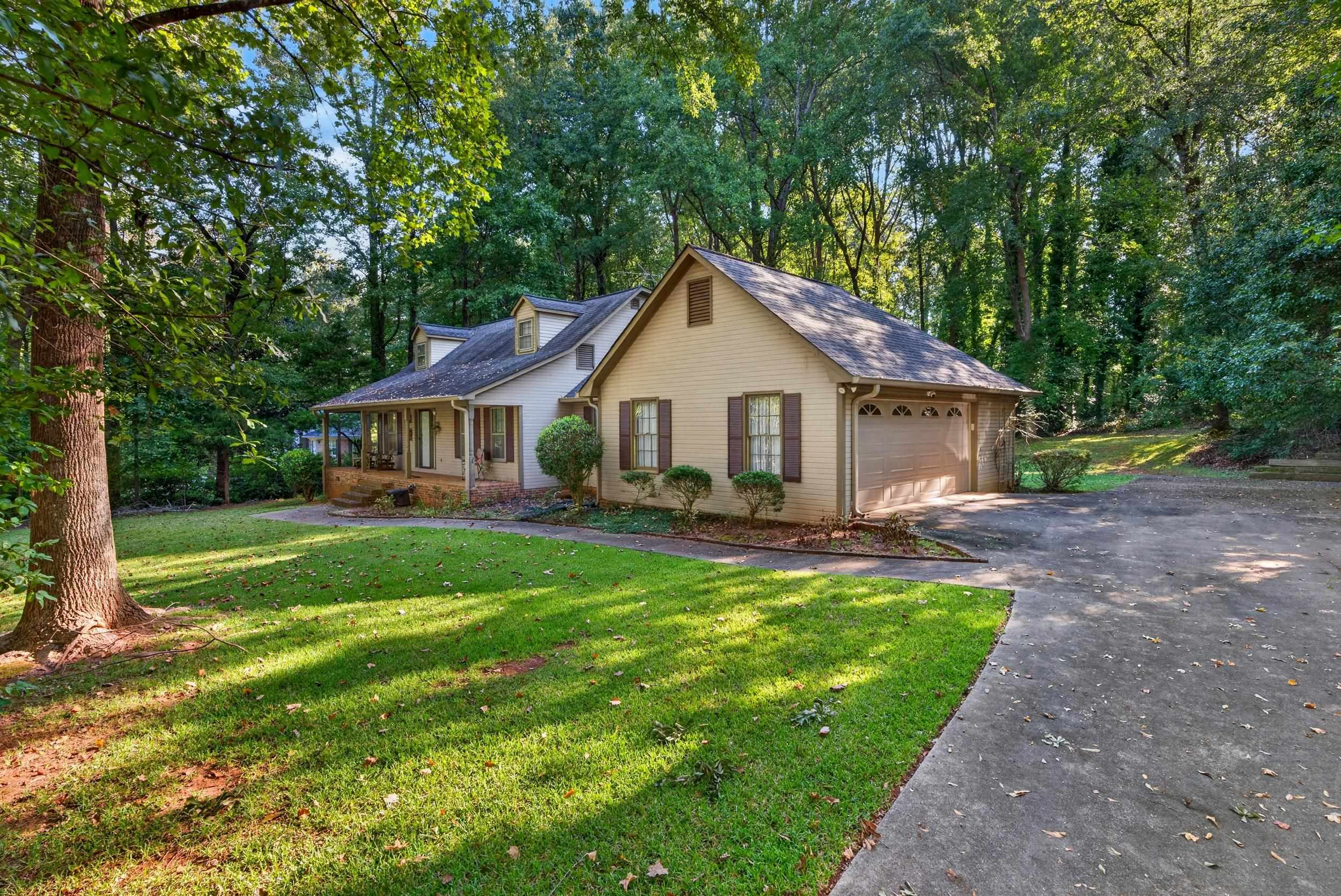 160 Chestnut Lake Drive Property Photo 4