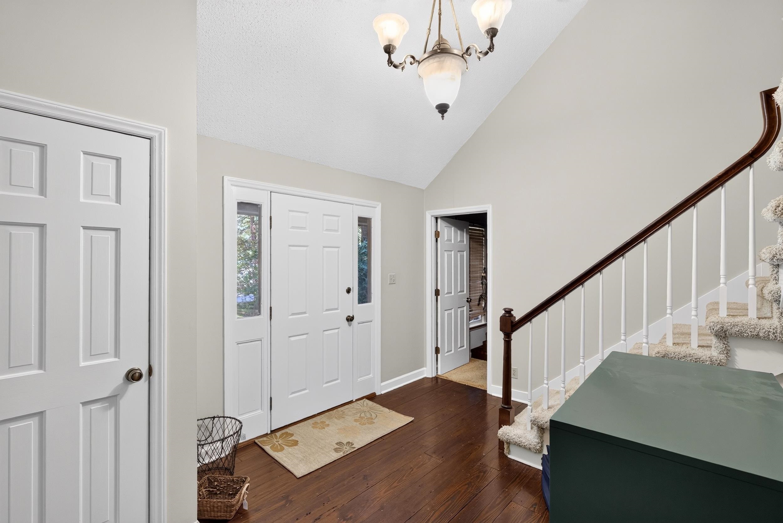 160 Chestnut Lake Drive Property Photo 8