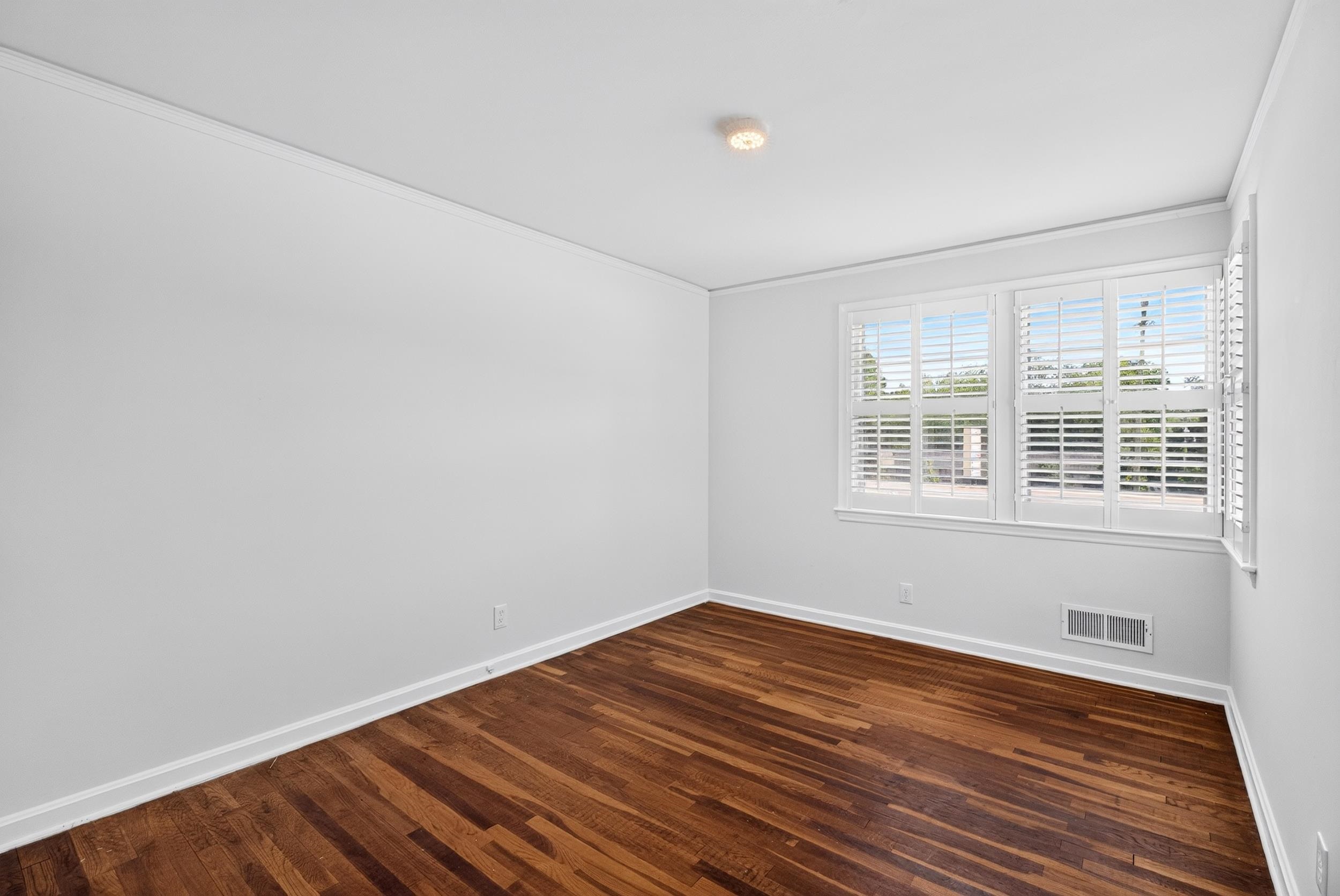 1586 Skylyn Drive Property Photo 22