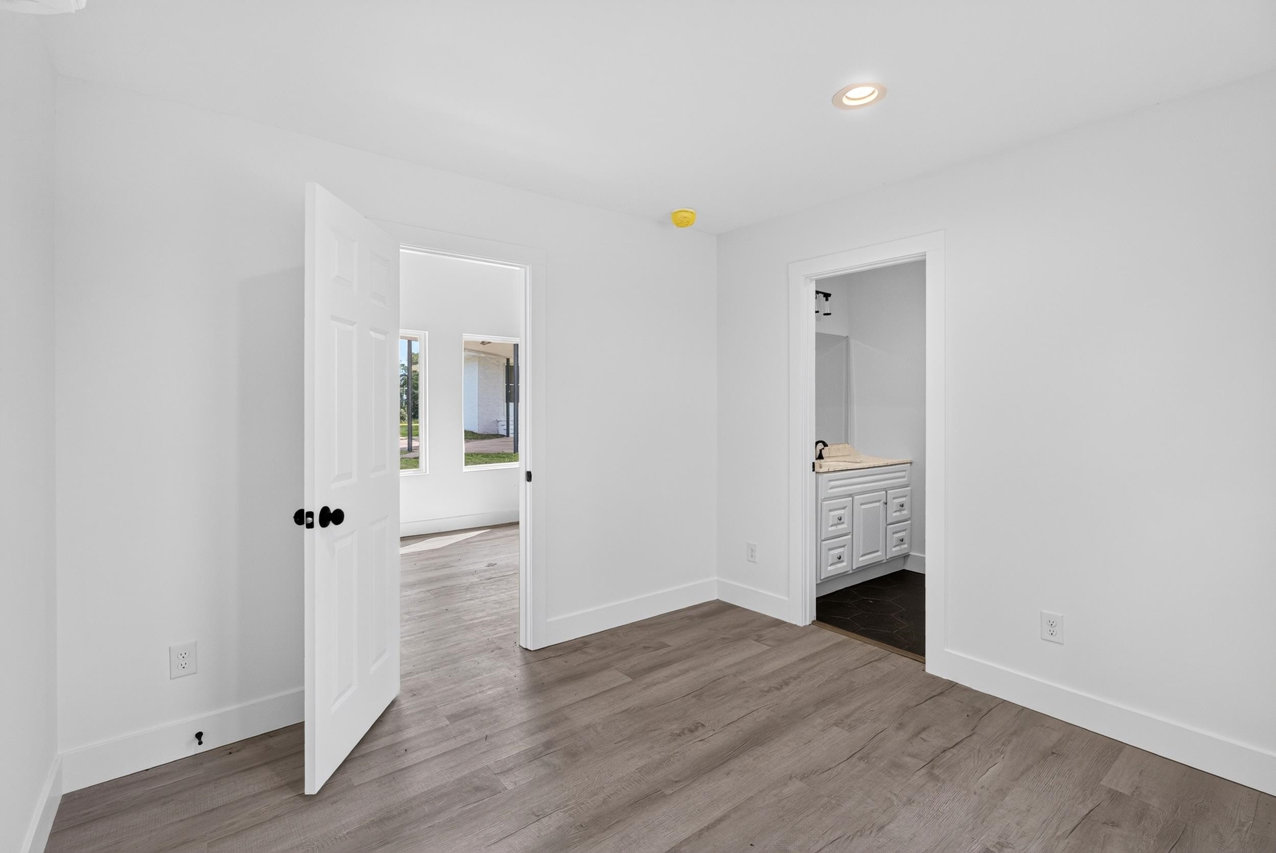 1586 Skylyn Drive Property Photo 34