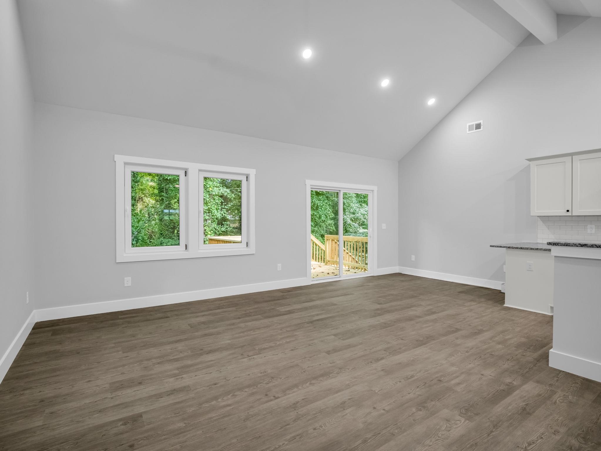 119 Salem Rd Property Photo 3