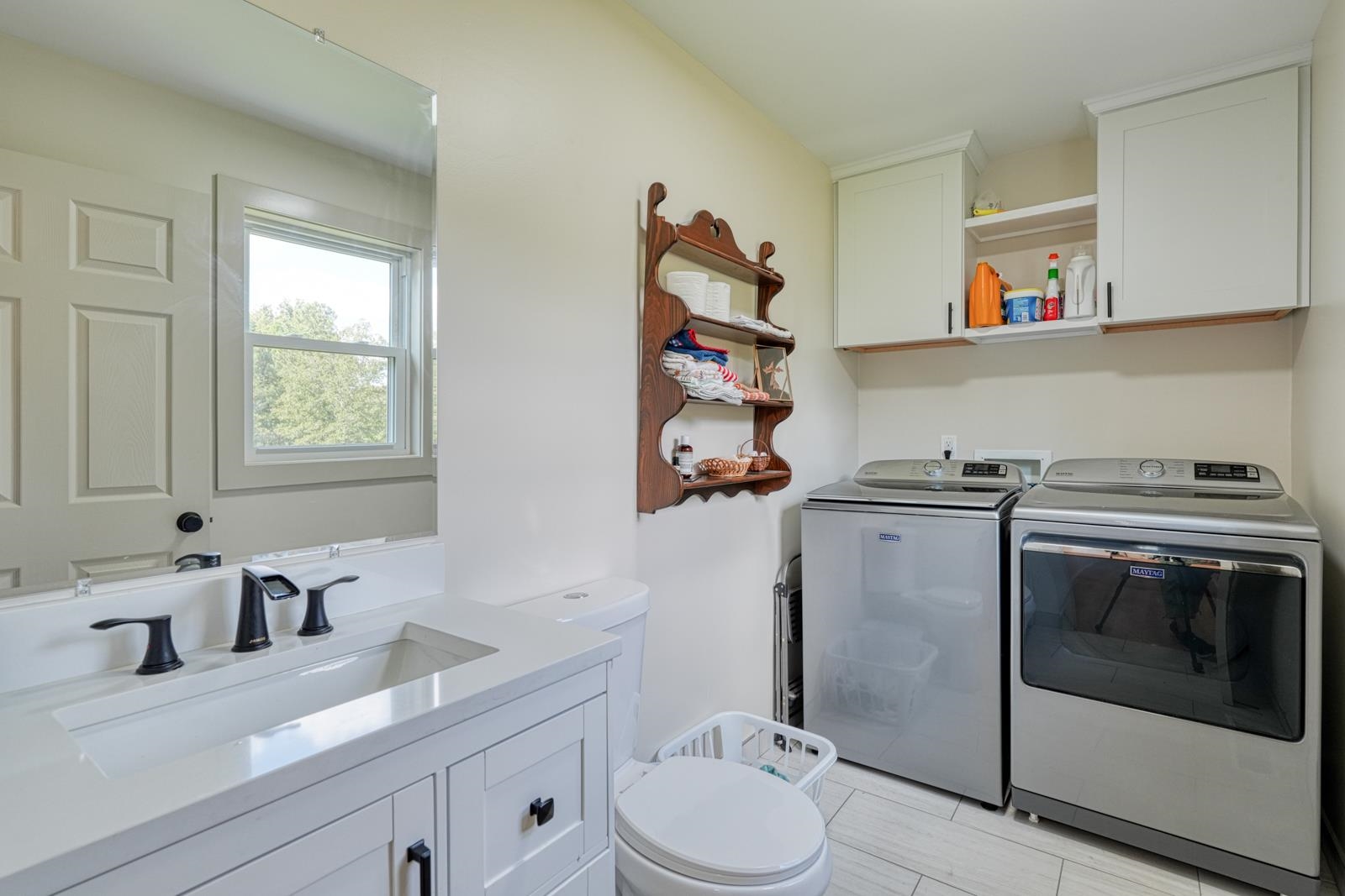 406 Creekside Drive Property Photo 10