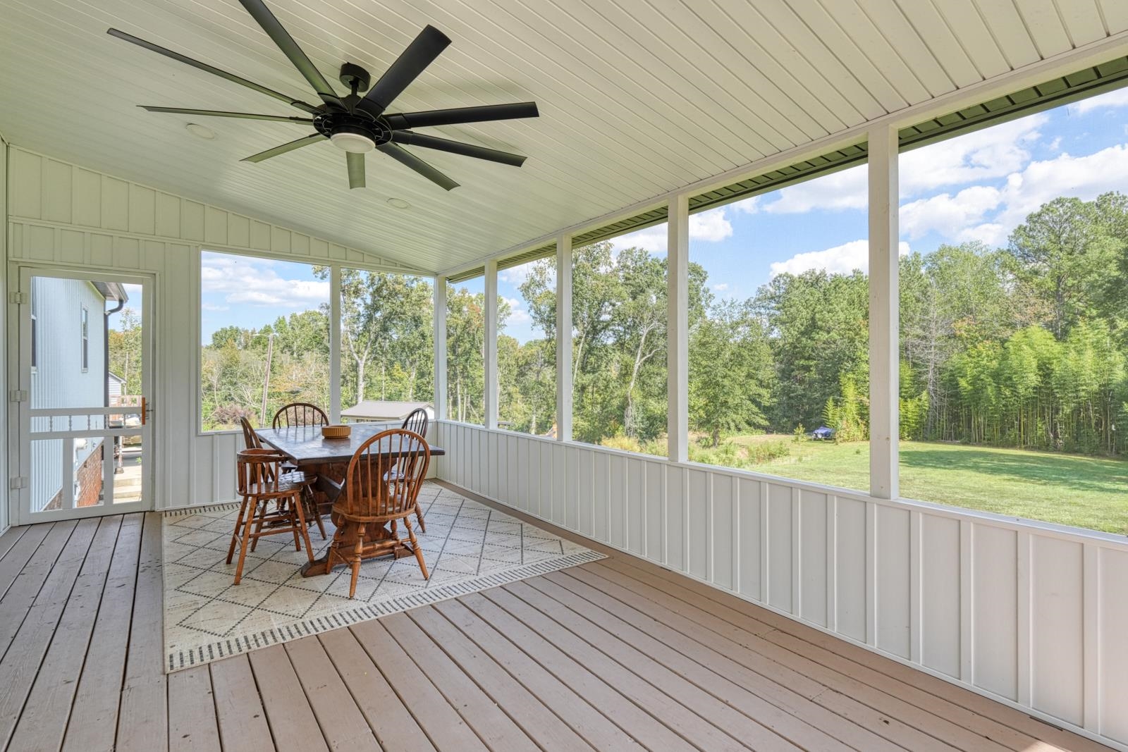 406 Creekside Drive Property Photo 11