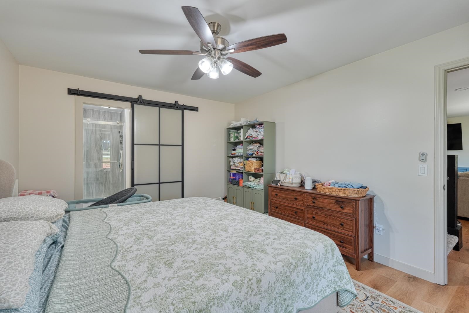 406 Creekside Drive Property Photo 14