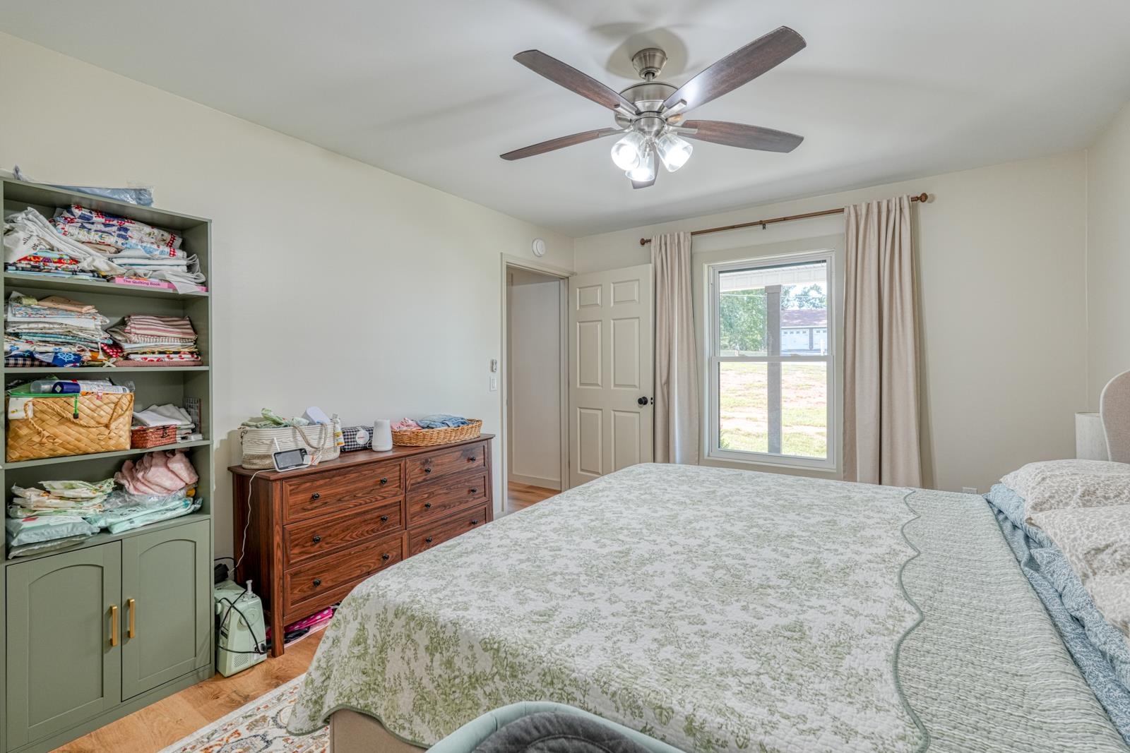 406 Creekside Drive Property Photo 16