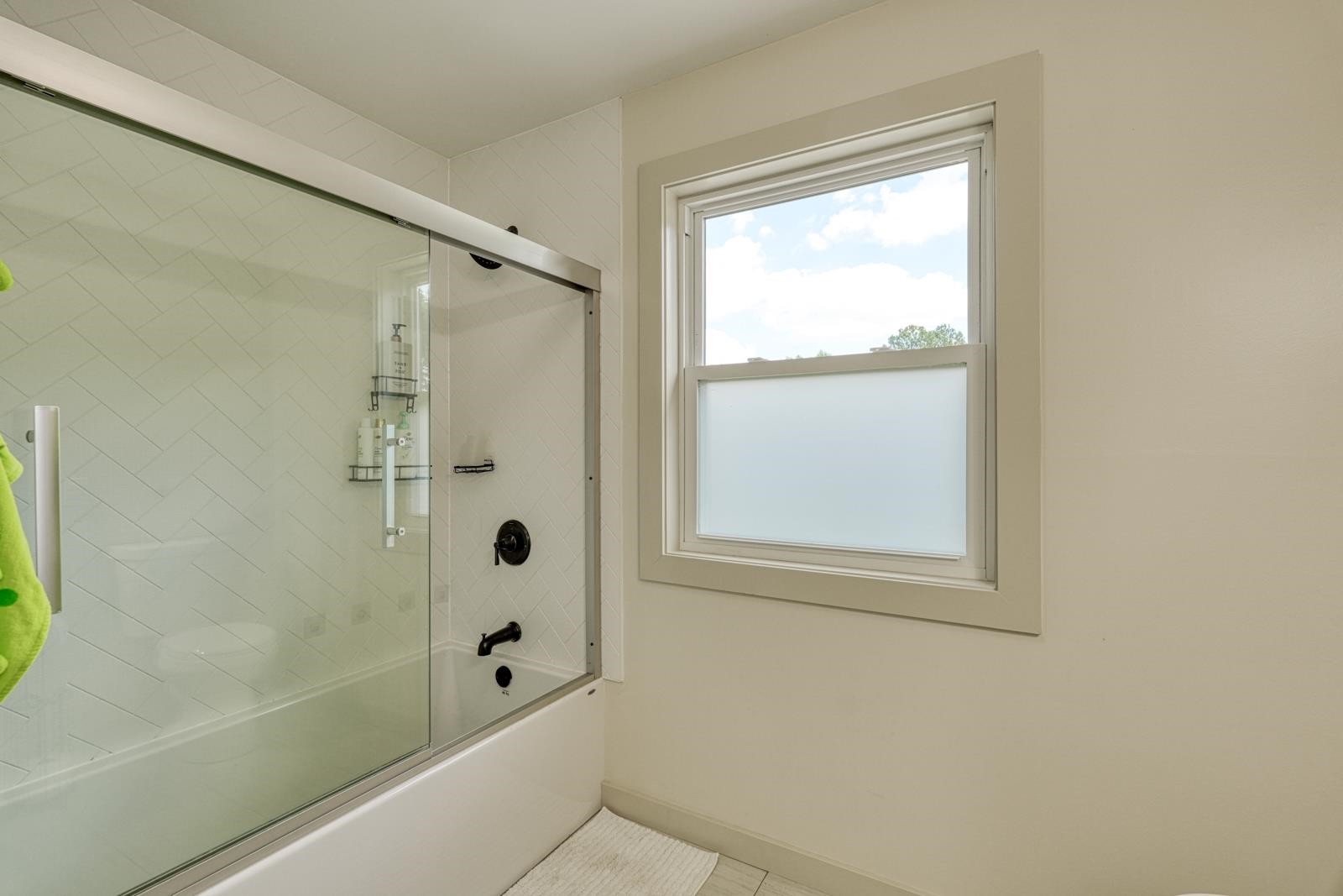 406 Creekside Drive Property Photo 18