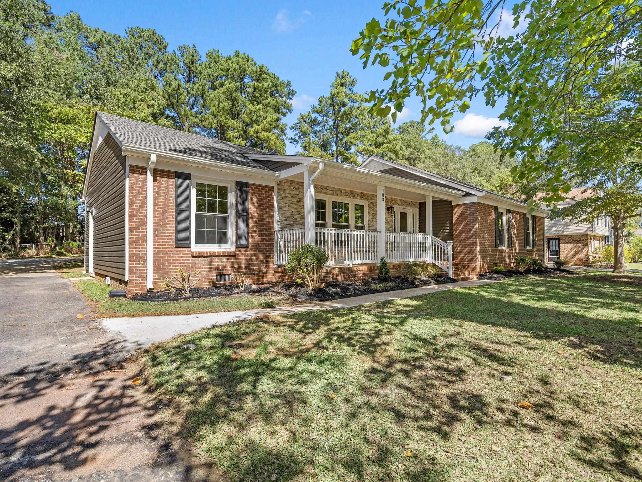 108 Barclay Downs Drive Property Photo 1