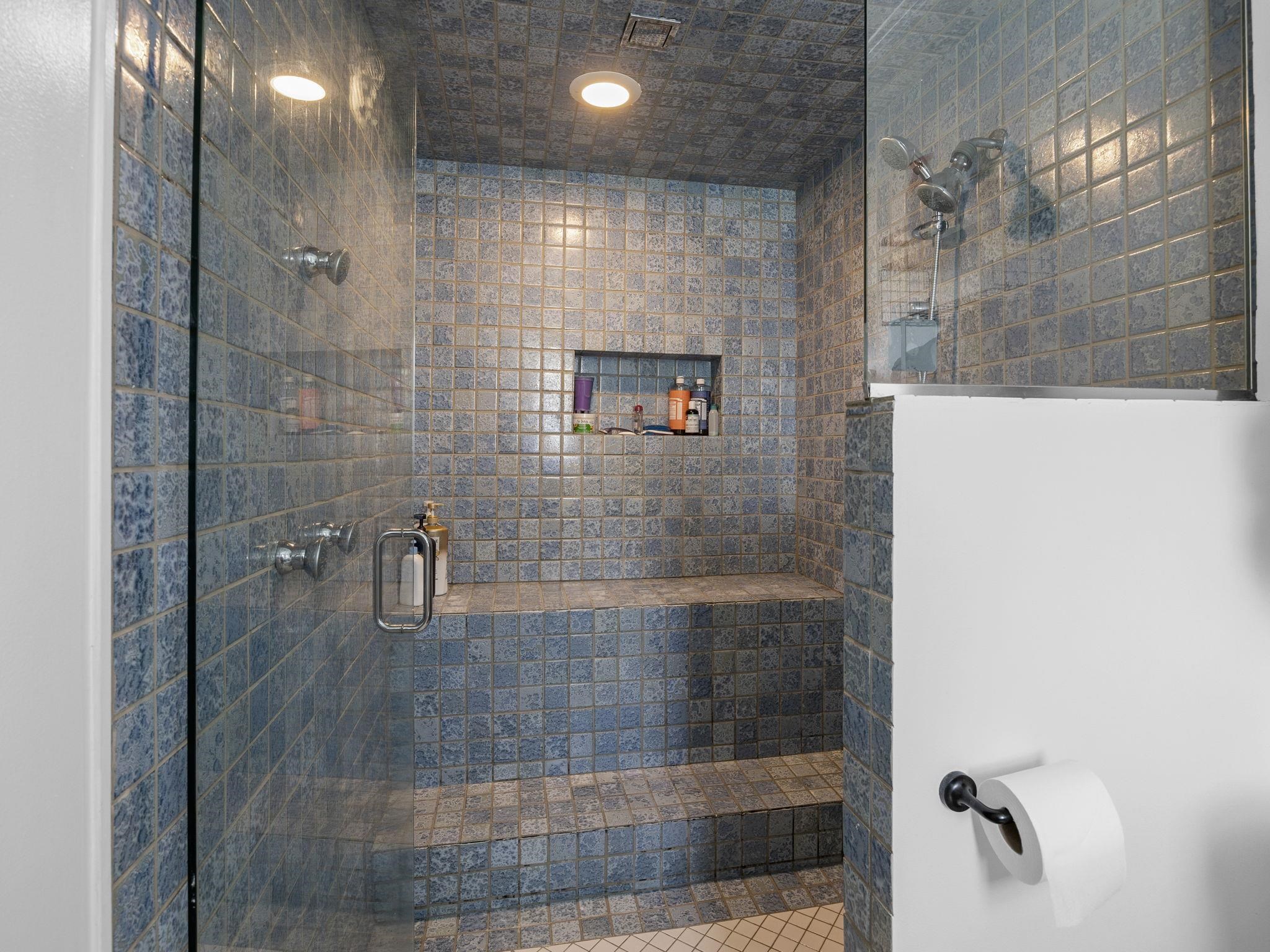 400 Lake Forest Drive Property Photo 25