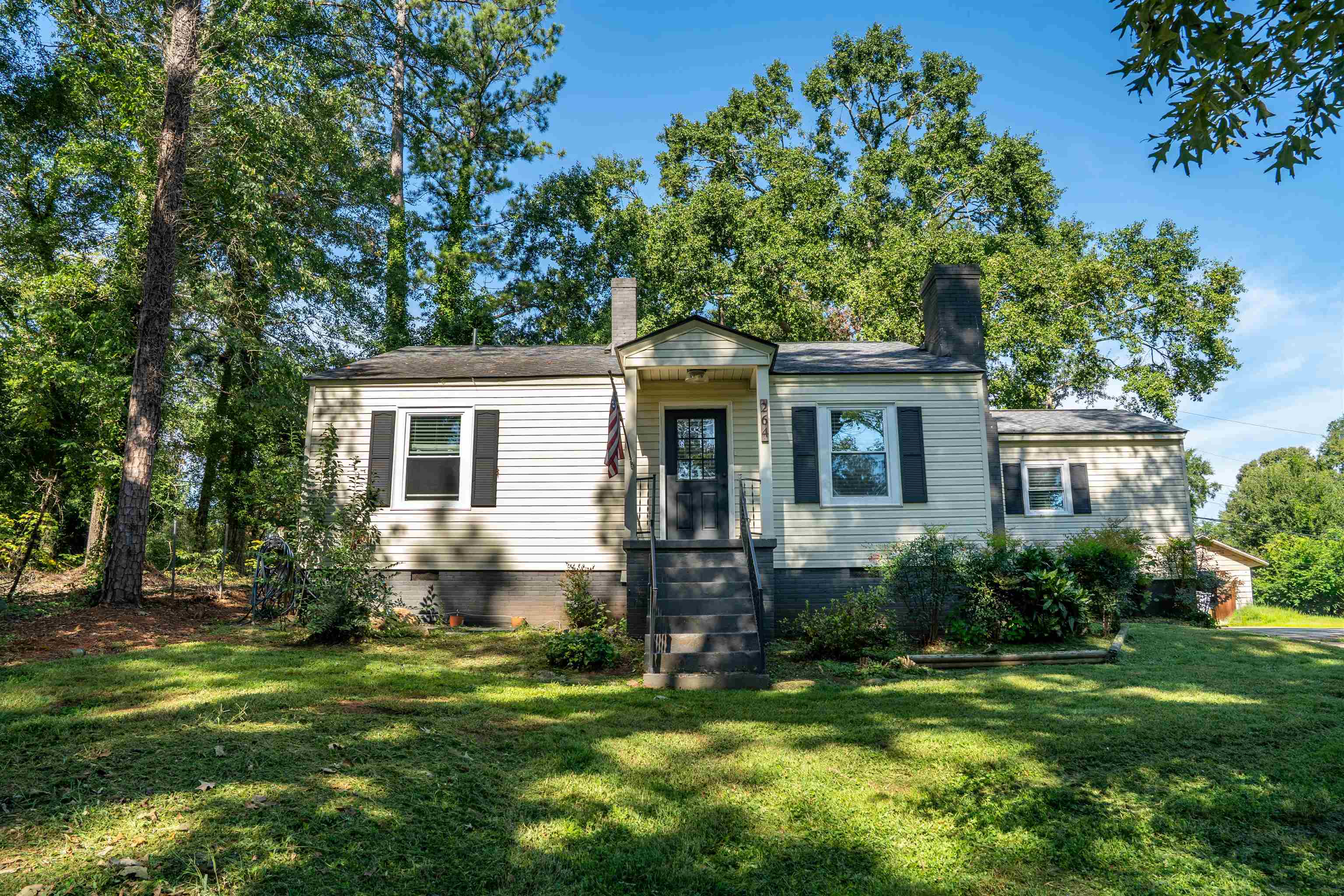 264 Fairforest Road Property Photo 1