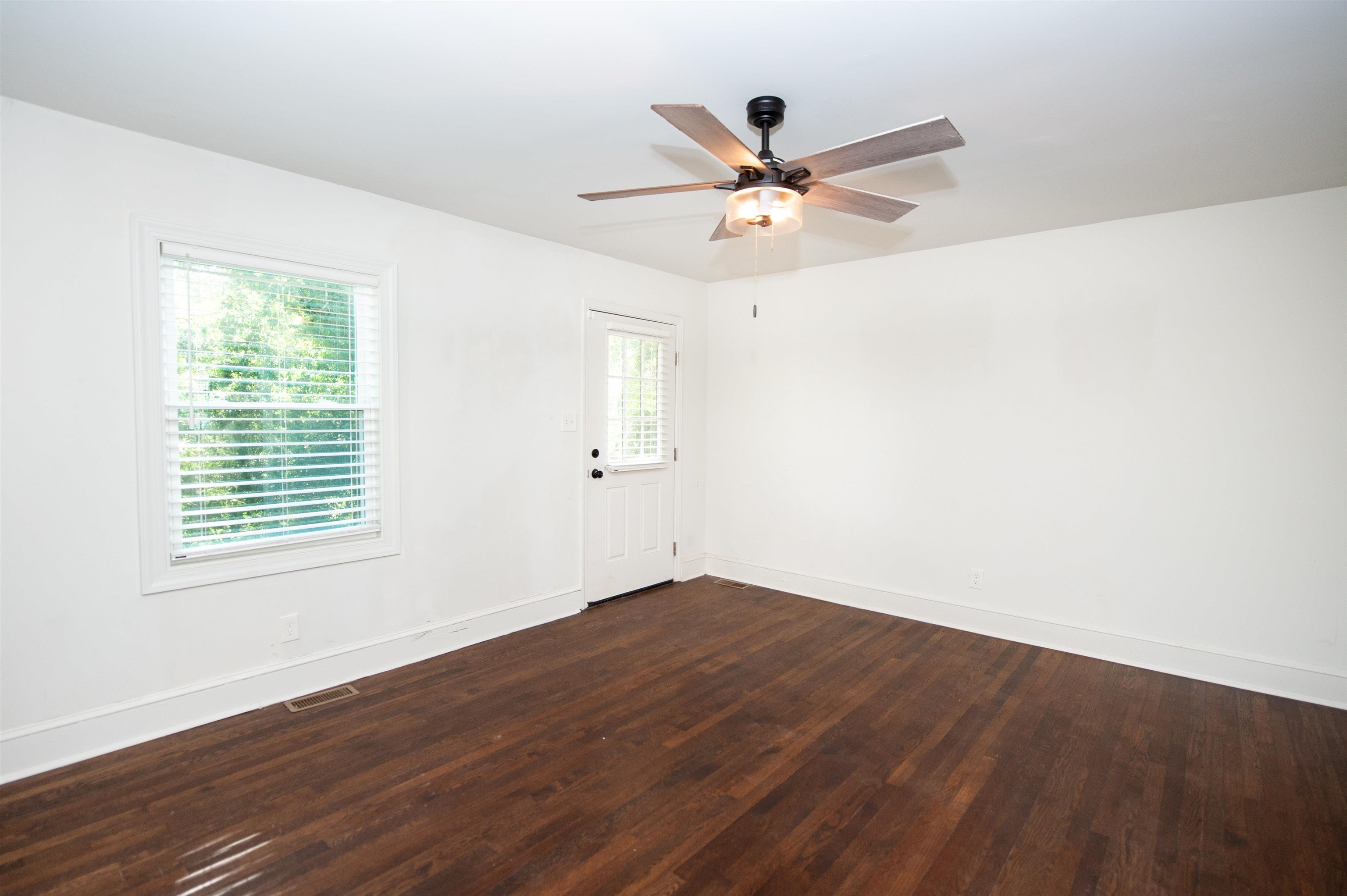 264 Fairforest Road Property Photo 6