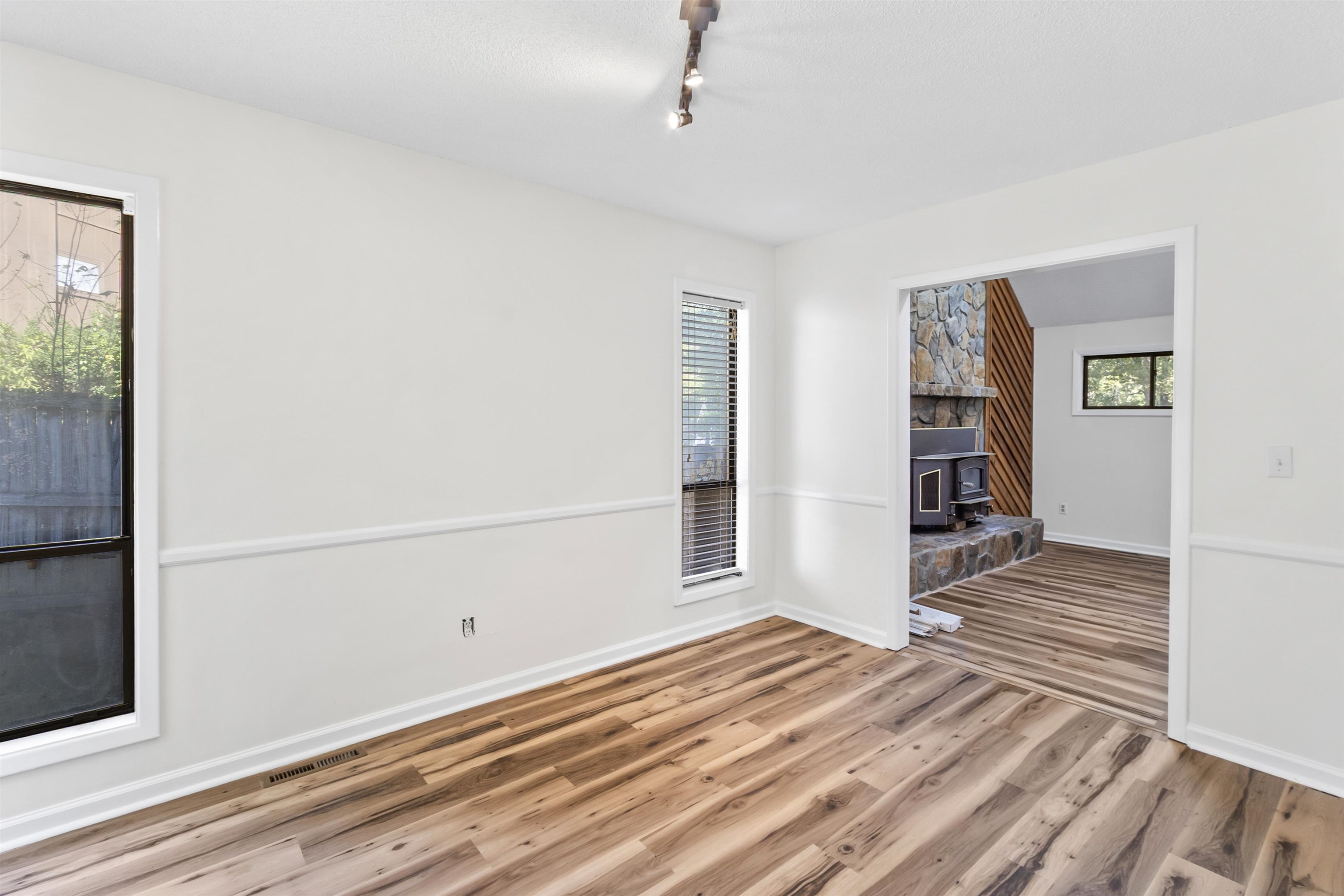 1404 Winding Way Property Photo 9