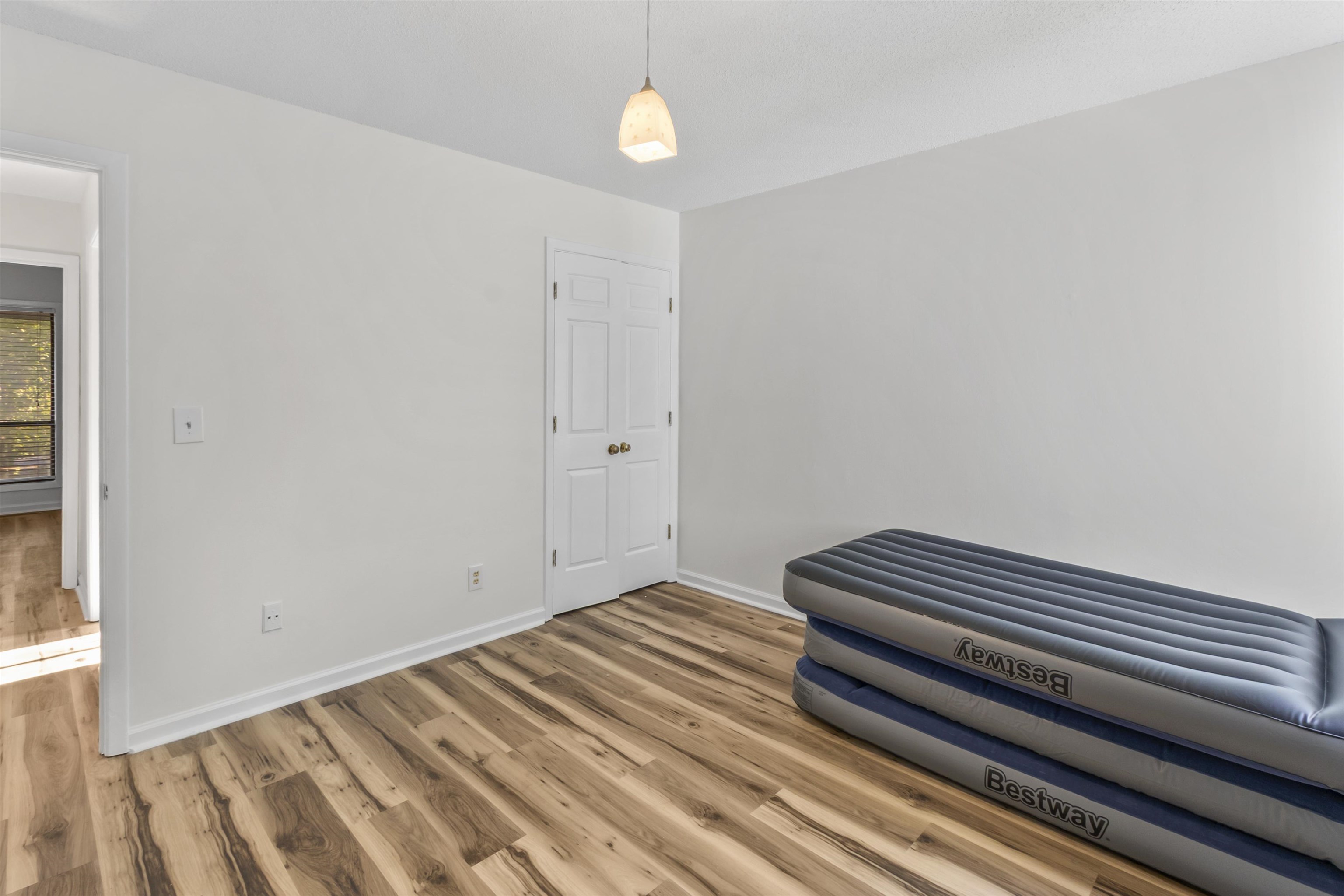 1404 Winding Way Property Photo 21